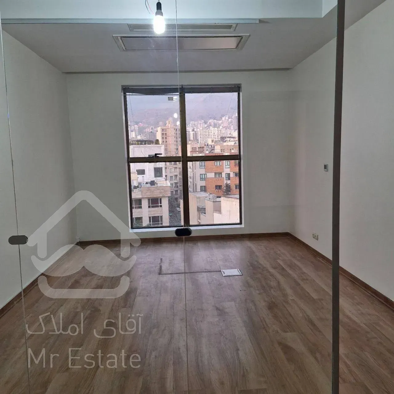 ۳۰۰ متر موقعیت طبقه اخر کامرانیه