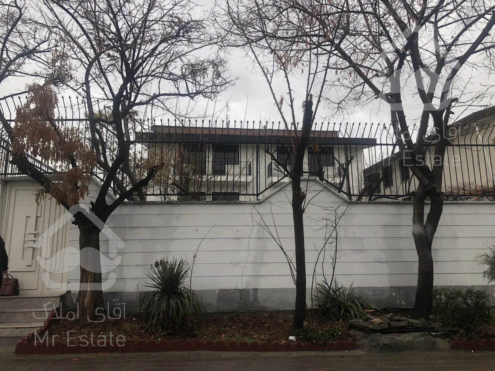 شهرک غرب 200متر ویلایی سیمای ایران