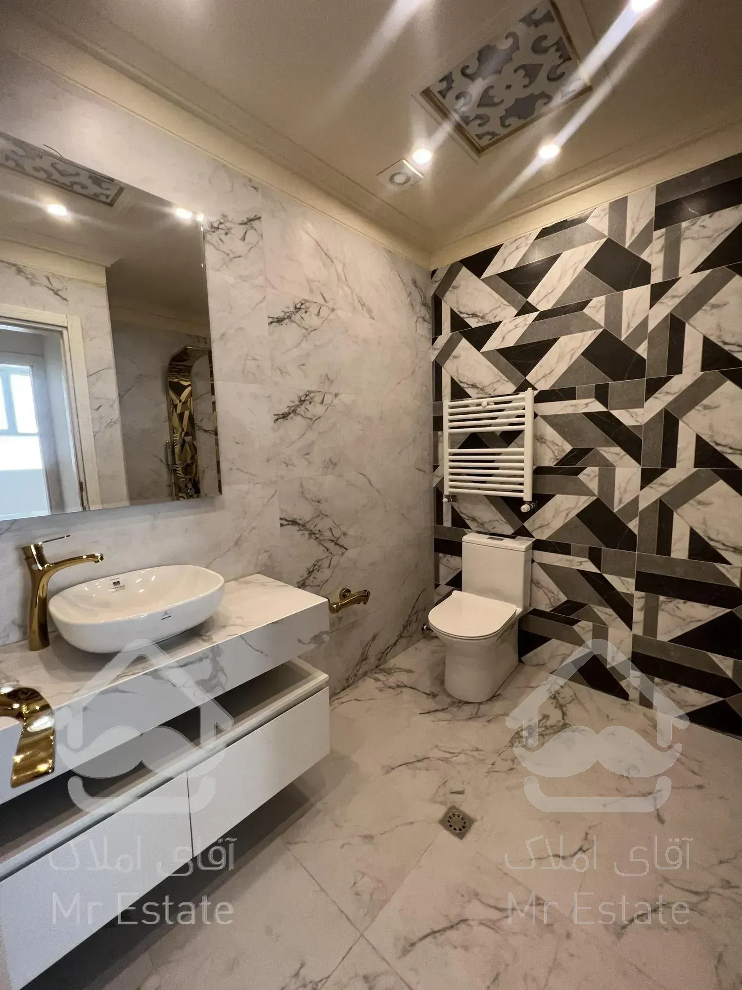 فروش آپارتمان ویلایی / نوساز / ۳ طبقه یک جا