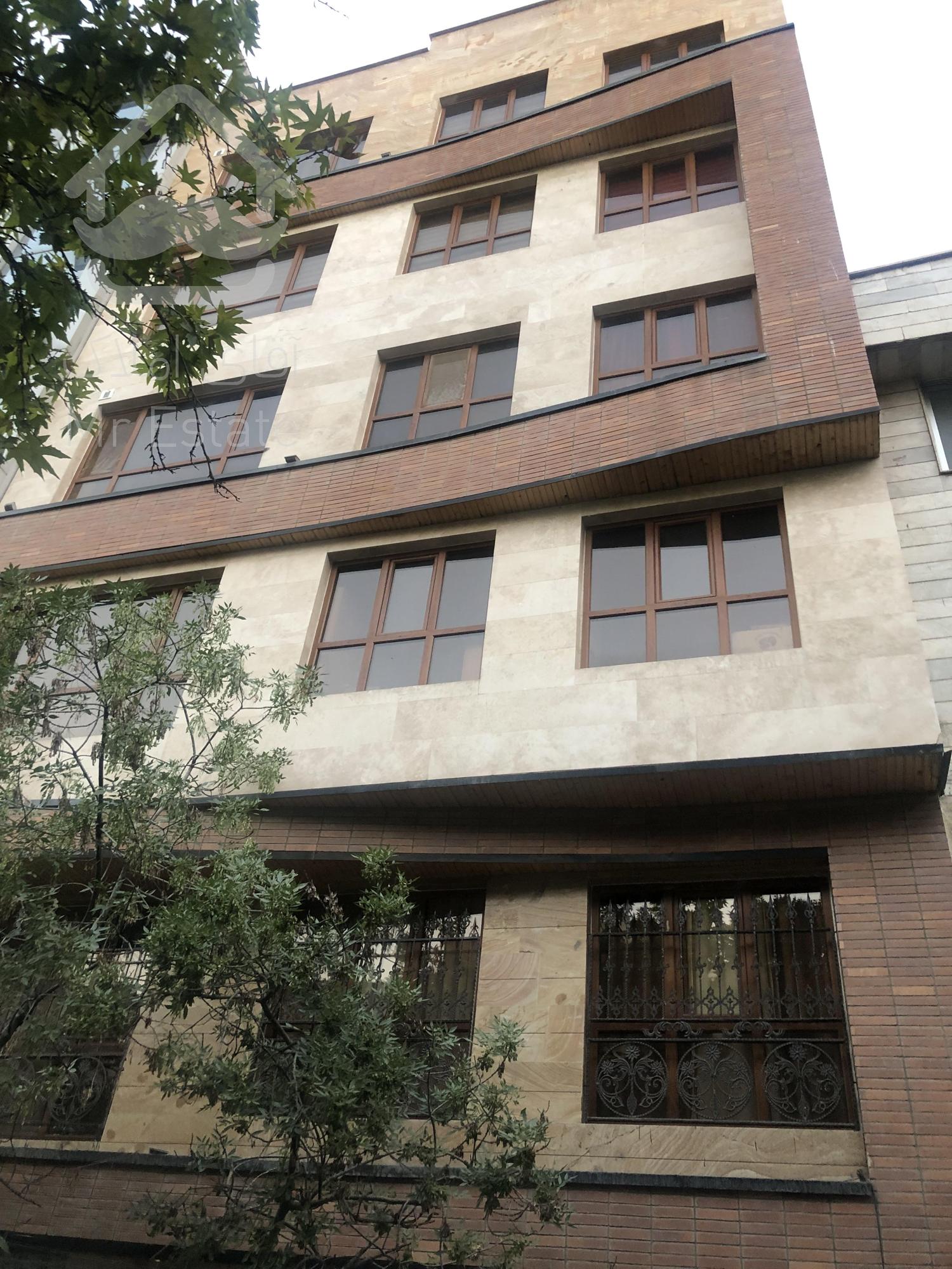 آپارتمان ۱۳۱ متری /تک واحدی/فرعی شهرک