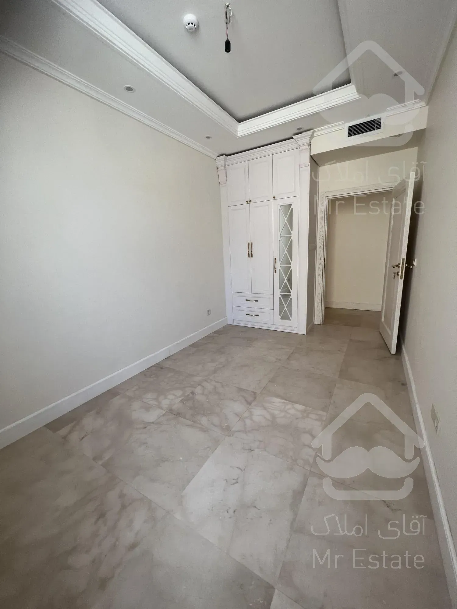 فروش آپارتمان ویلایی / نوساز / ۳ طبقه یک جا