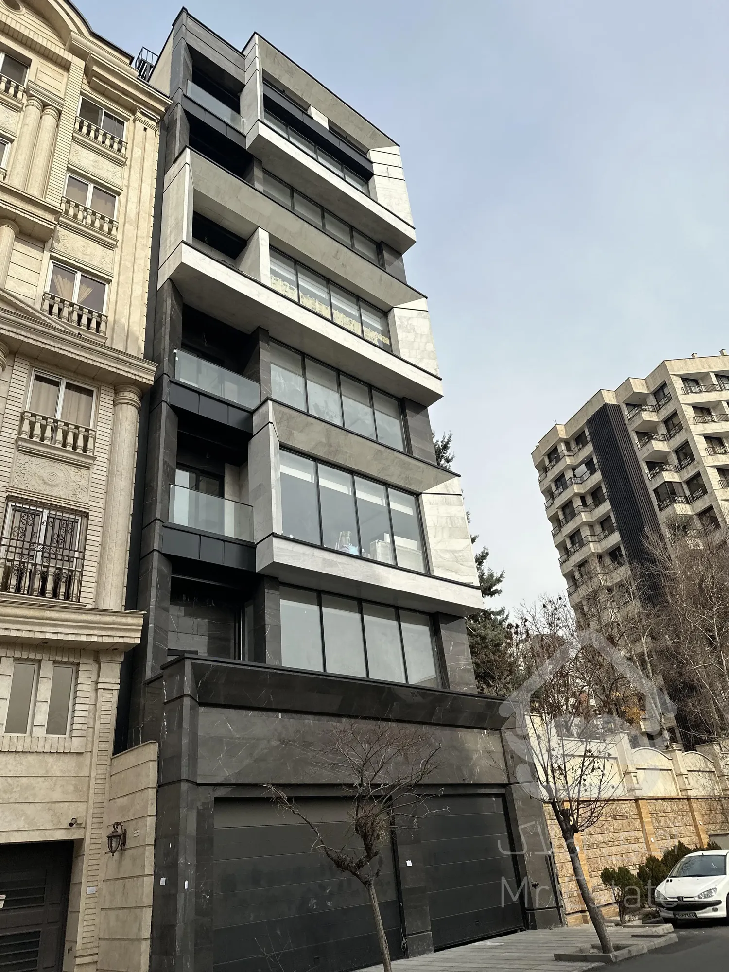 مستغلات بر اندرگو ، ۵ واحد ۱۱۰ متری ، نوساز ، کار و سکونت