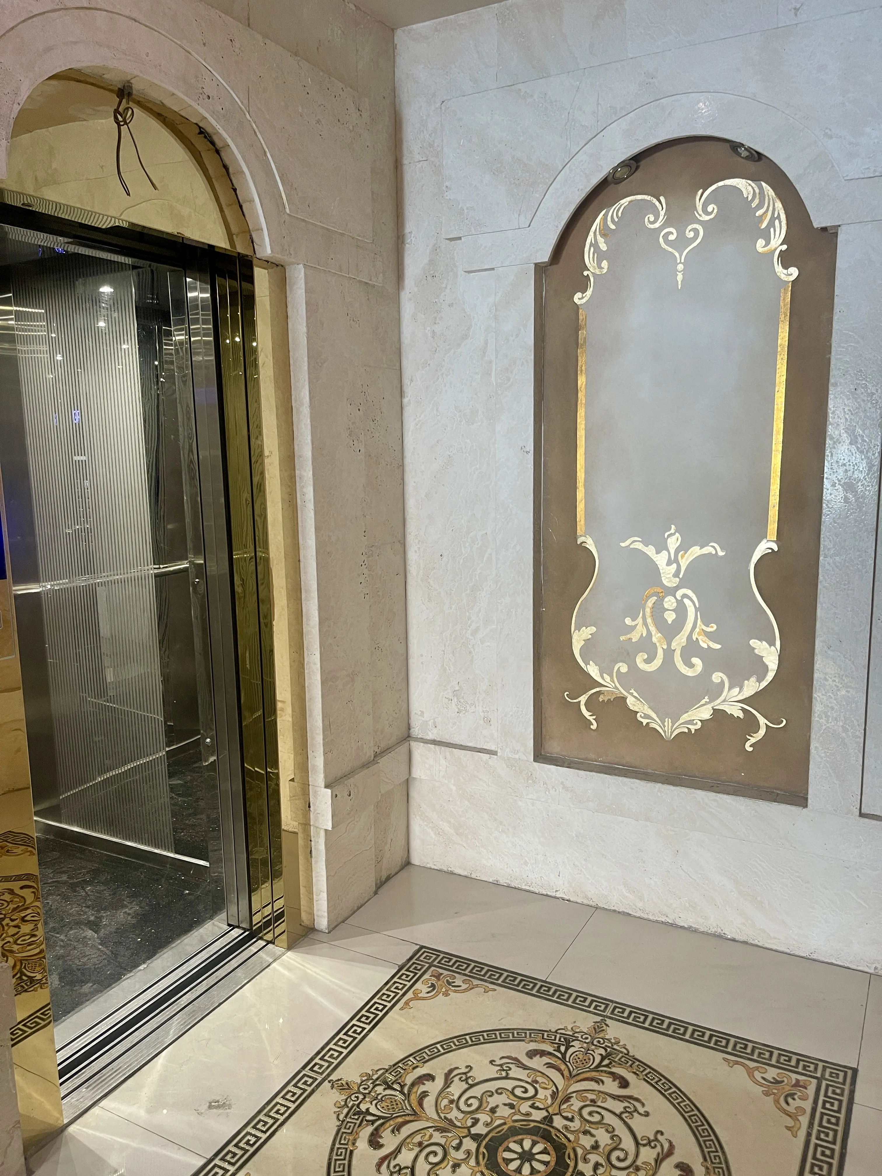 ۱۲۳ متر اداری بلوار فردوس