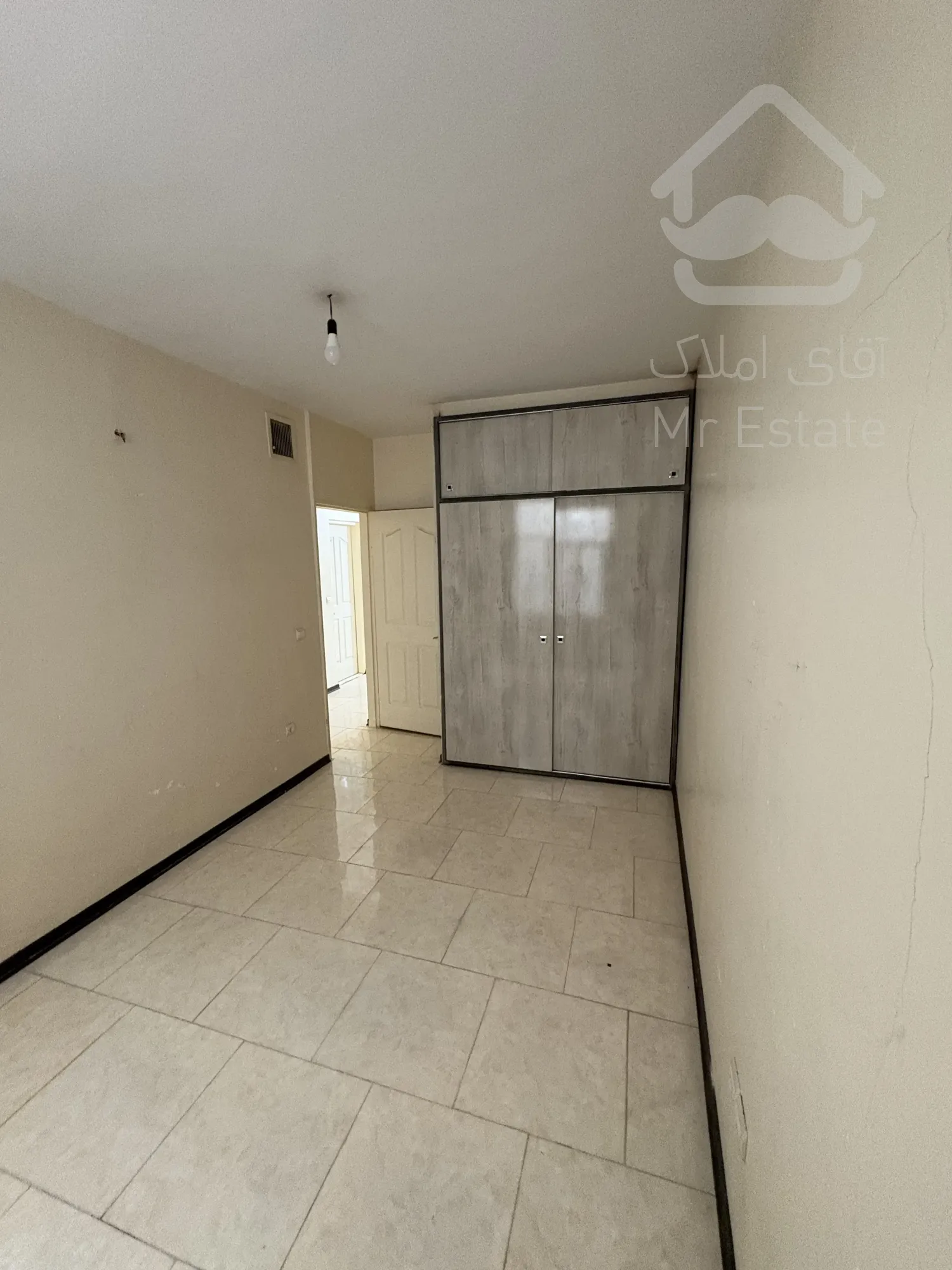 اپارتمان ۱۱۰ متری تک واحدی پارکینگ اختصاصی