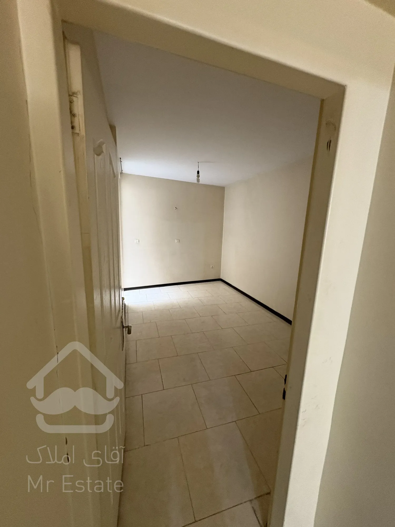 اپارتمان ۱۱۰ متری تک واحدی پارکینگ اختصاصی