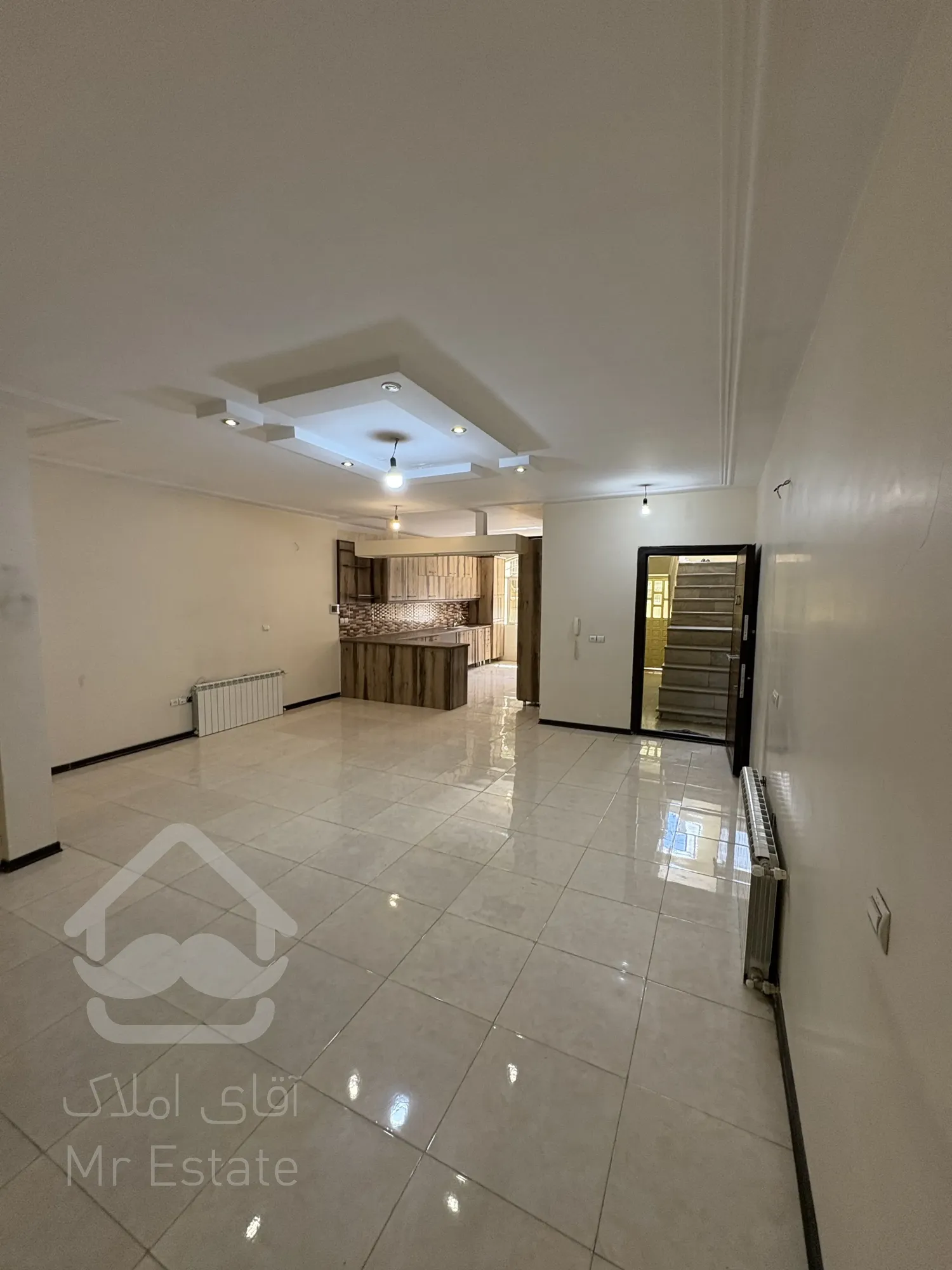 اپارتمان ۱۱۰ متری تک واحدی پارکینگ اختصاصی