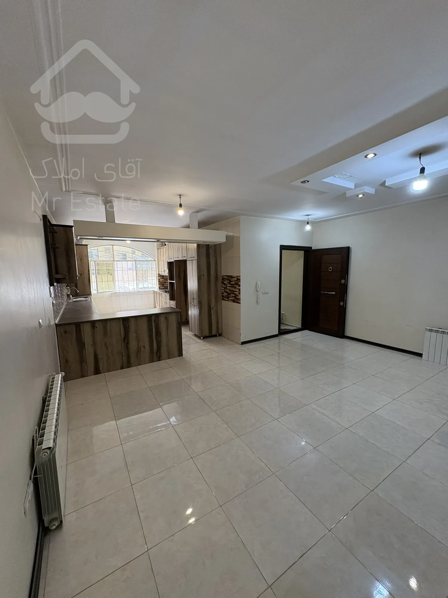 اپارتمان ۱۱۰ متری تک واحدی پارکینگ اختصاصی