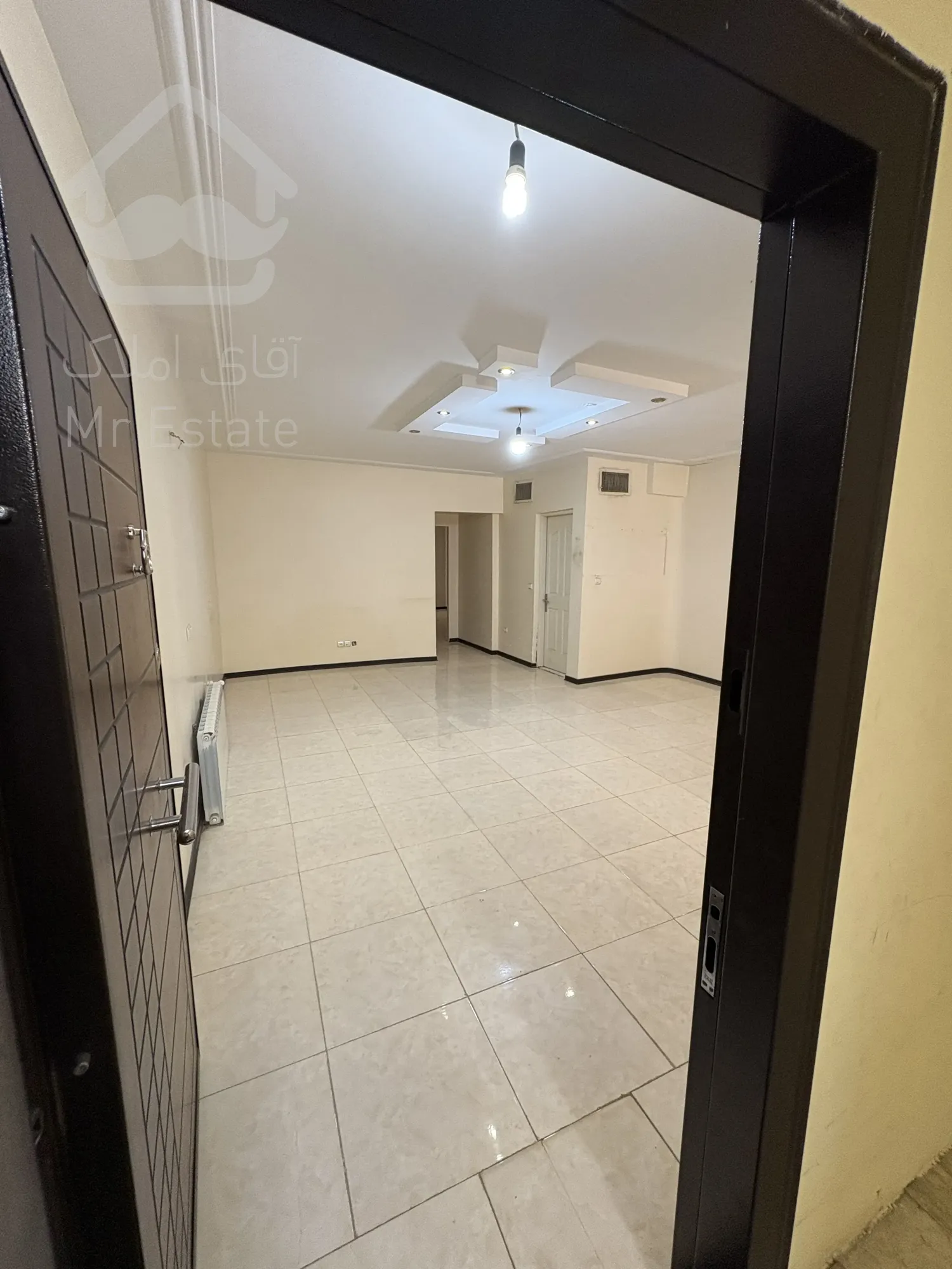 اپارتمان ۱۱۰ متری تک واحدی پارکینگ اختصاصی