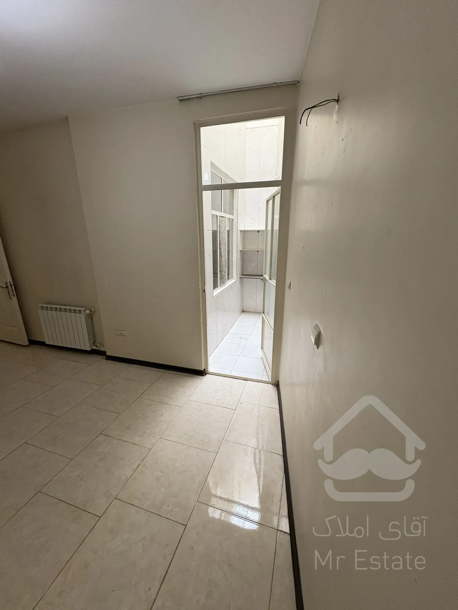 اپارتمان ۱۱۰ متری تک واحدی پارکینگ اختصاصی