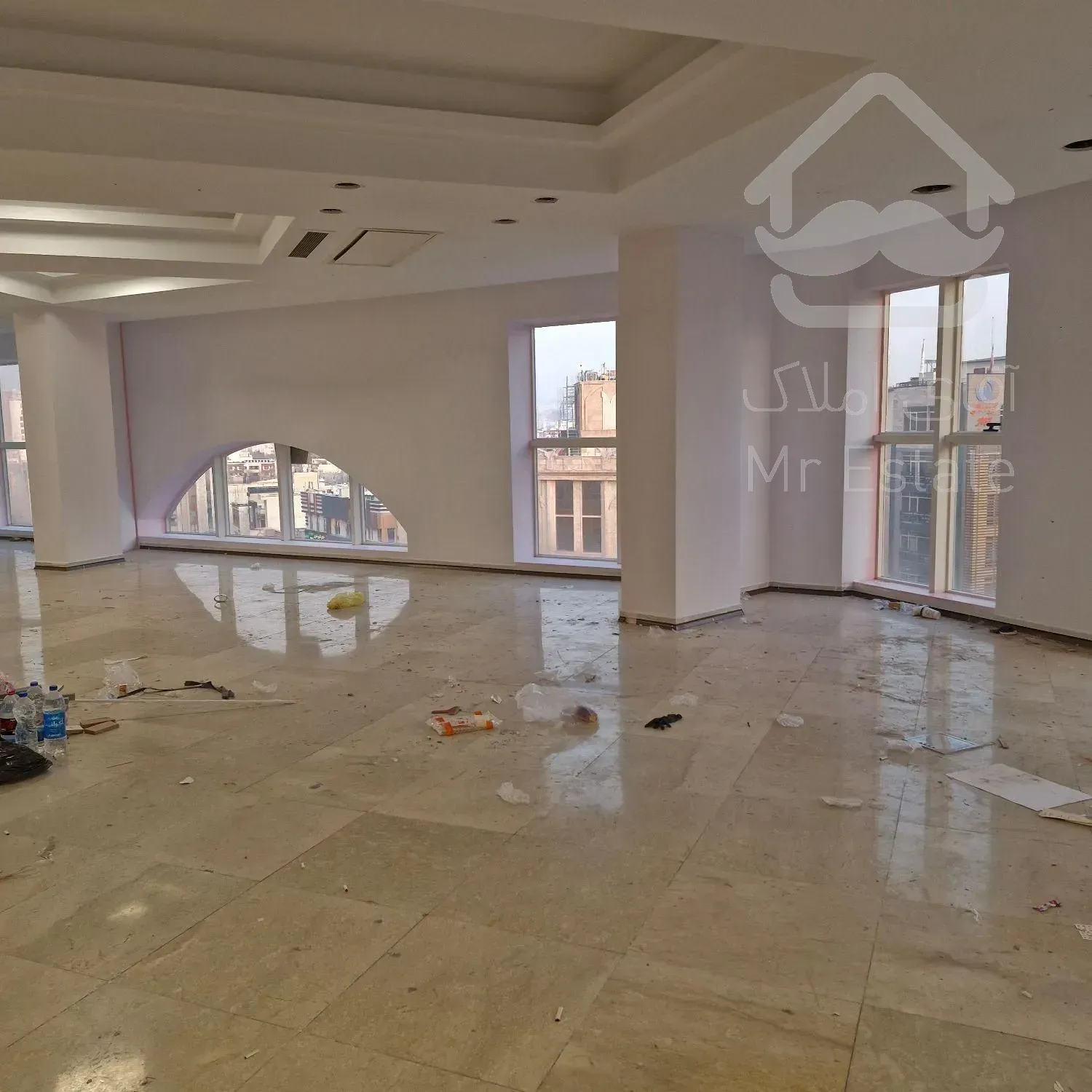 ۱۷۵ متر اندرزگو اداری ، ۷ ساله ، ۳ جهت نور و ویو