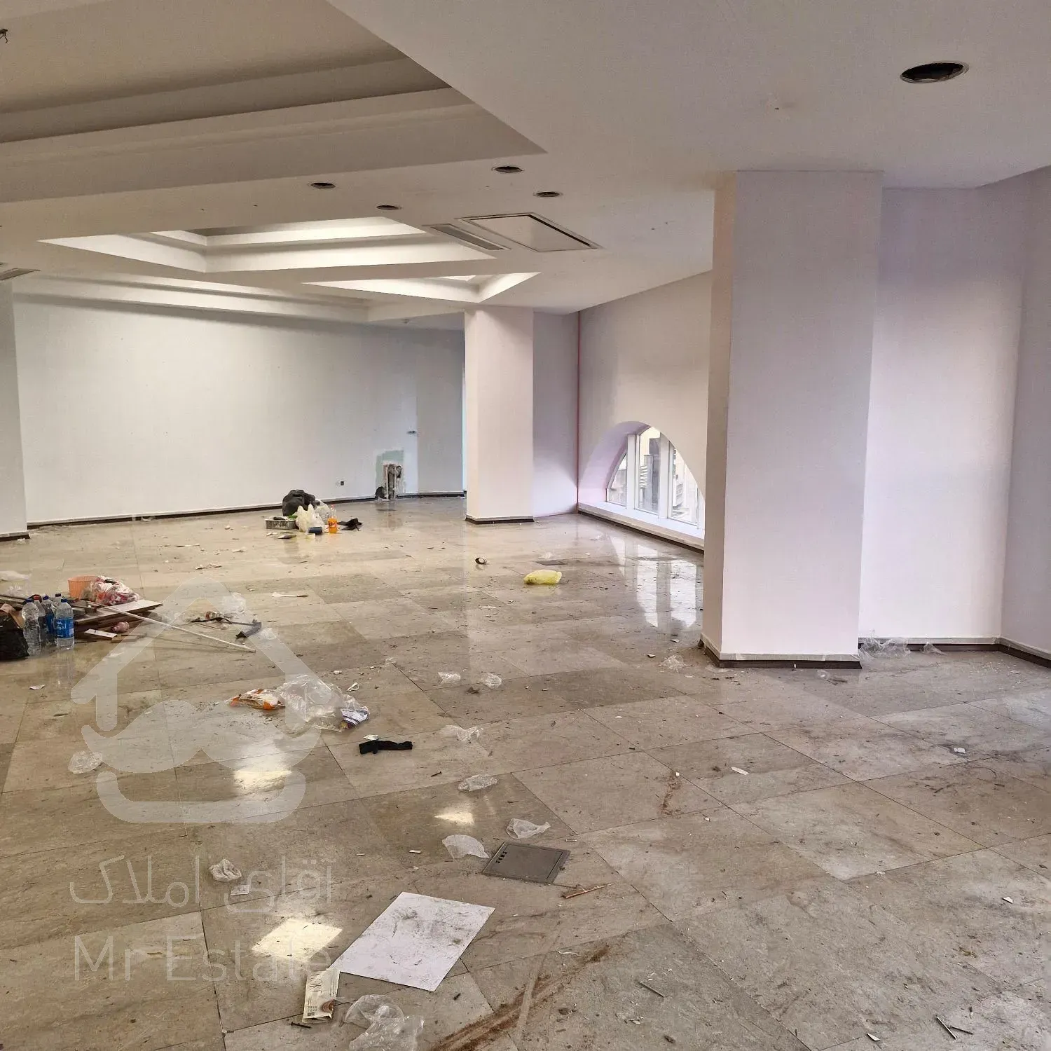 ۱۷۵ متر اندرزگو اداری ، ۷ ساله ، ۳ جهت نور و ویو