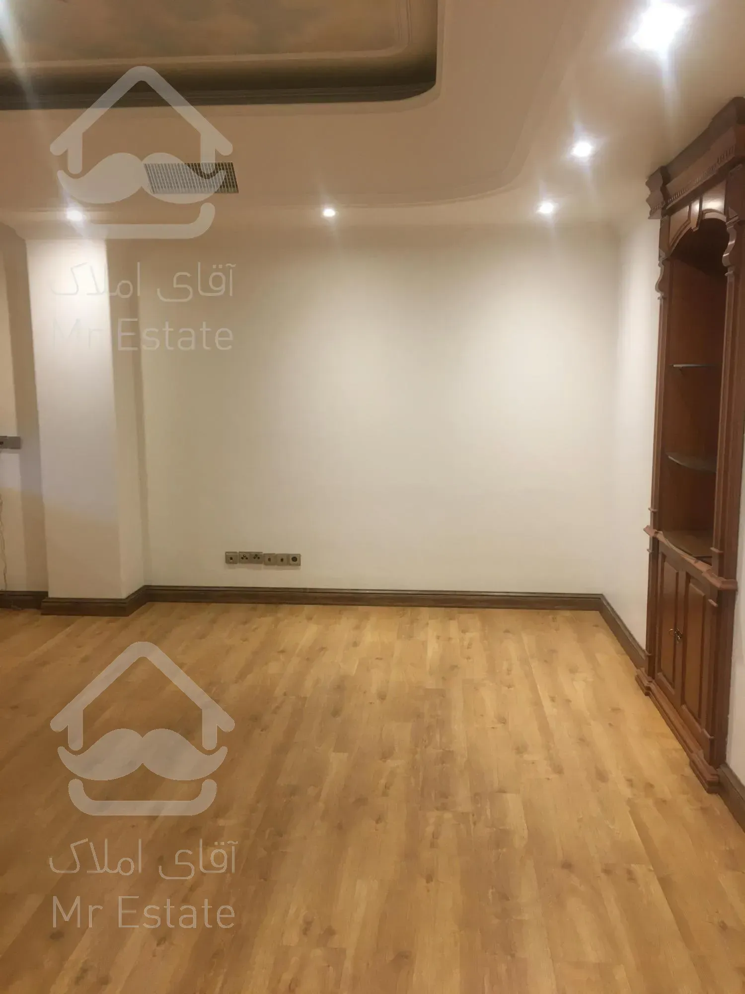 آپارتمان ۱۰۲ متری فرشته