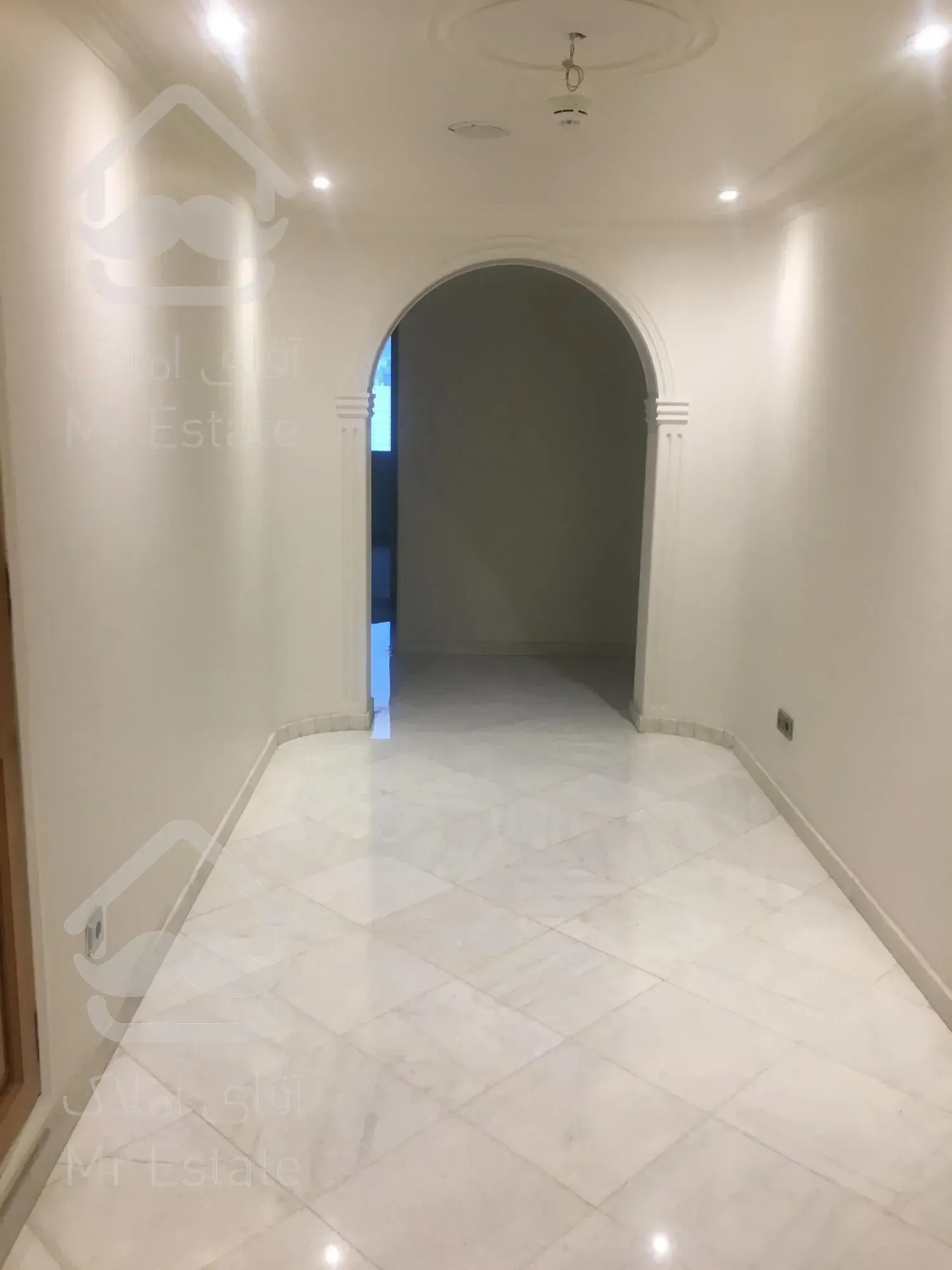 آپارتمان ۱۰۲ متری فرشته