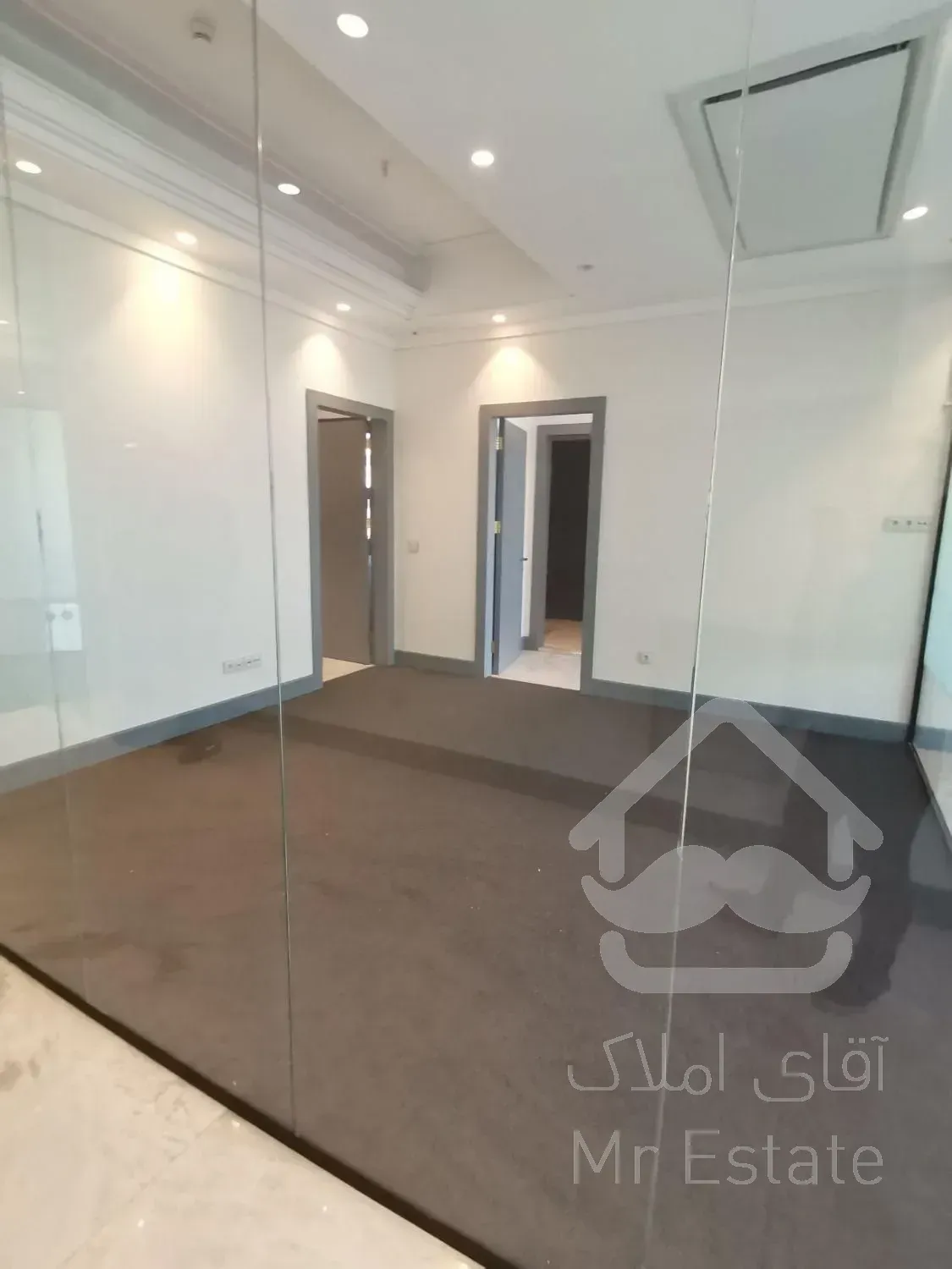 ۱۰۵ متر سند اداری نیاوران، مجتمع برند ، نوساز و مدرن