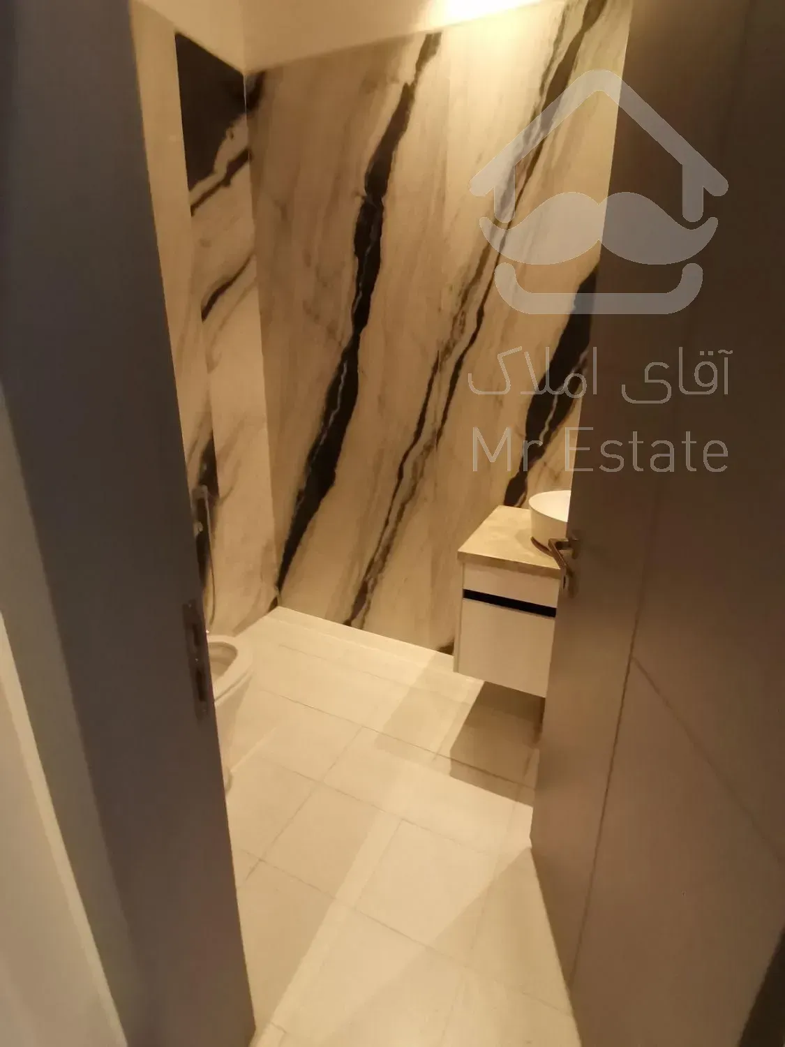 ۱۰۵ متر سند اداری نیاوران، مجتمع برند ، نوساز و مدرن