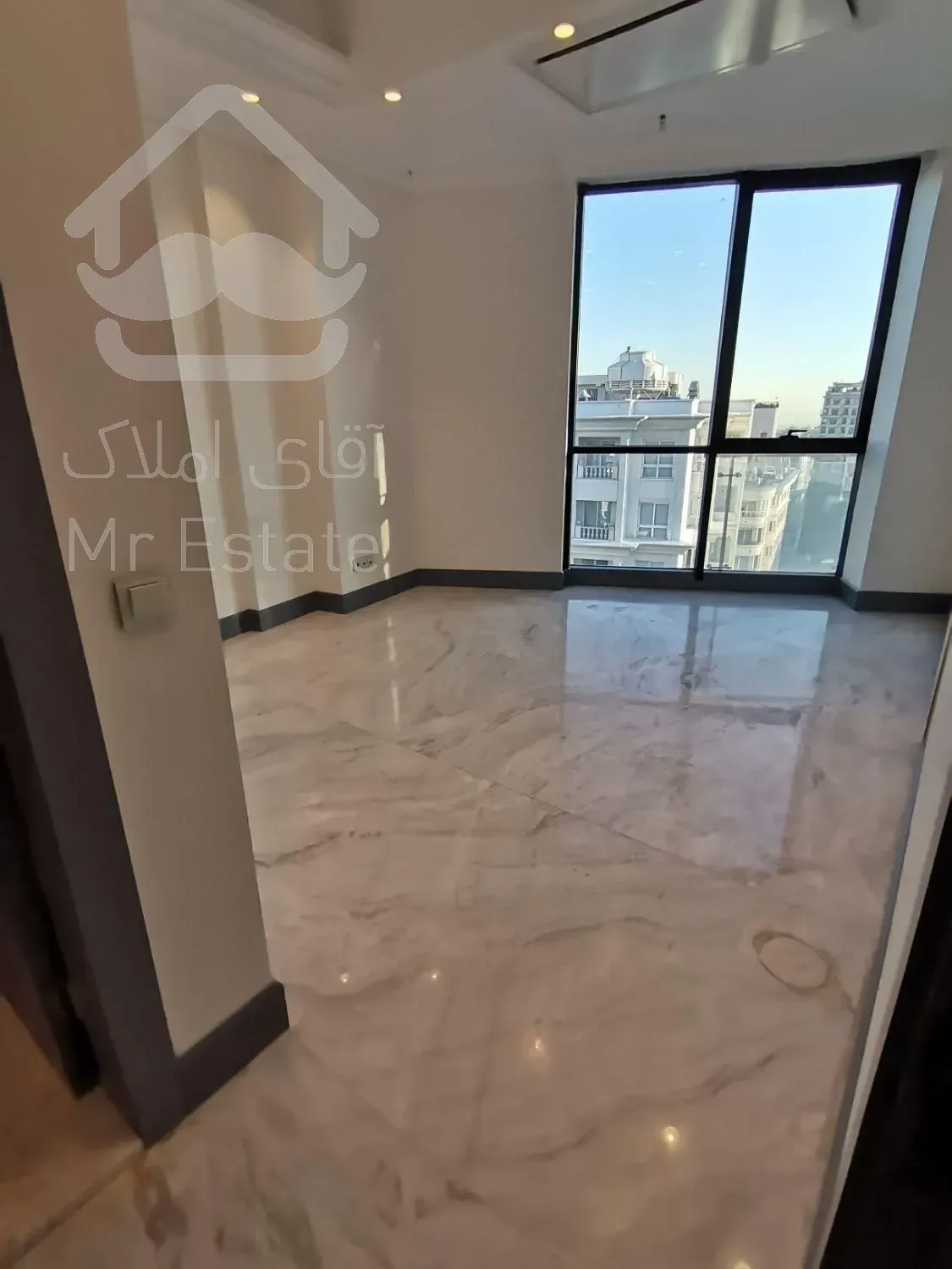 ۱۰۵ متر سند اداری نیاوران، مجتمع برند ، نوساز و مدرن