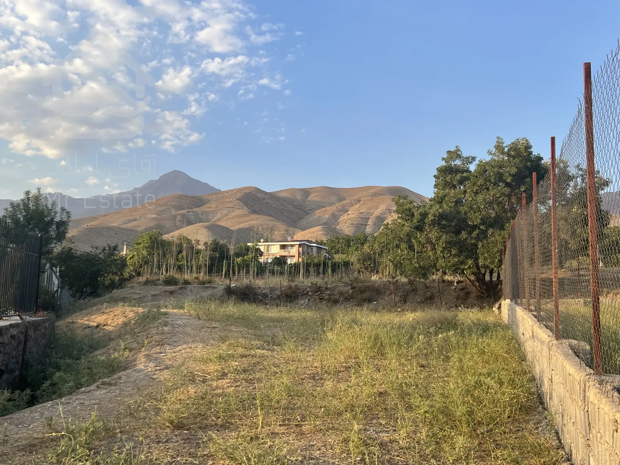 زمین ۵۵۰ متری در لواسان کوچک