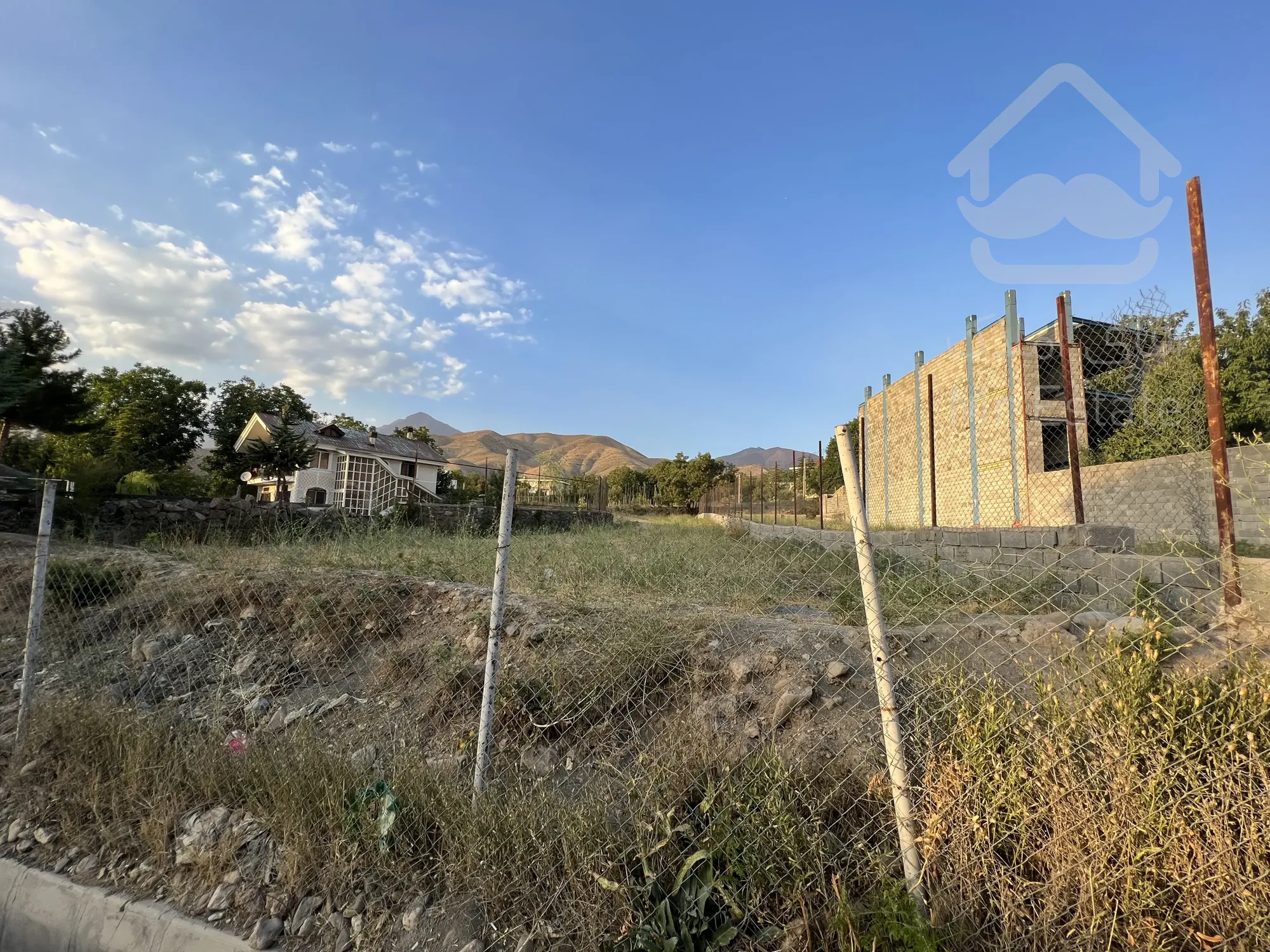 زمین ۵۵۰ متری در لواسان کوچک