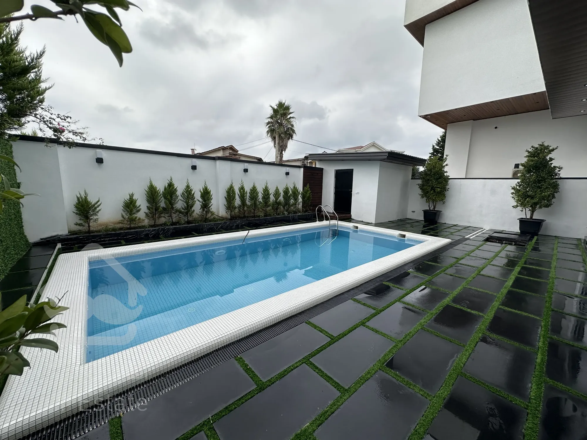 فروش ویلا مدرن/داخل مجموعه