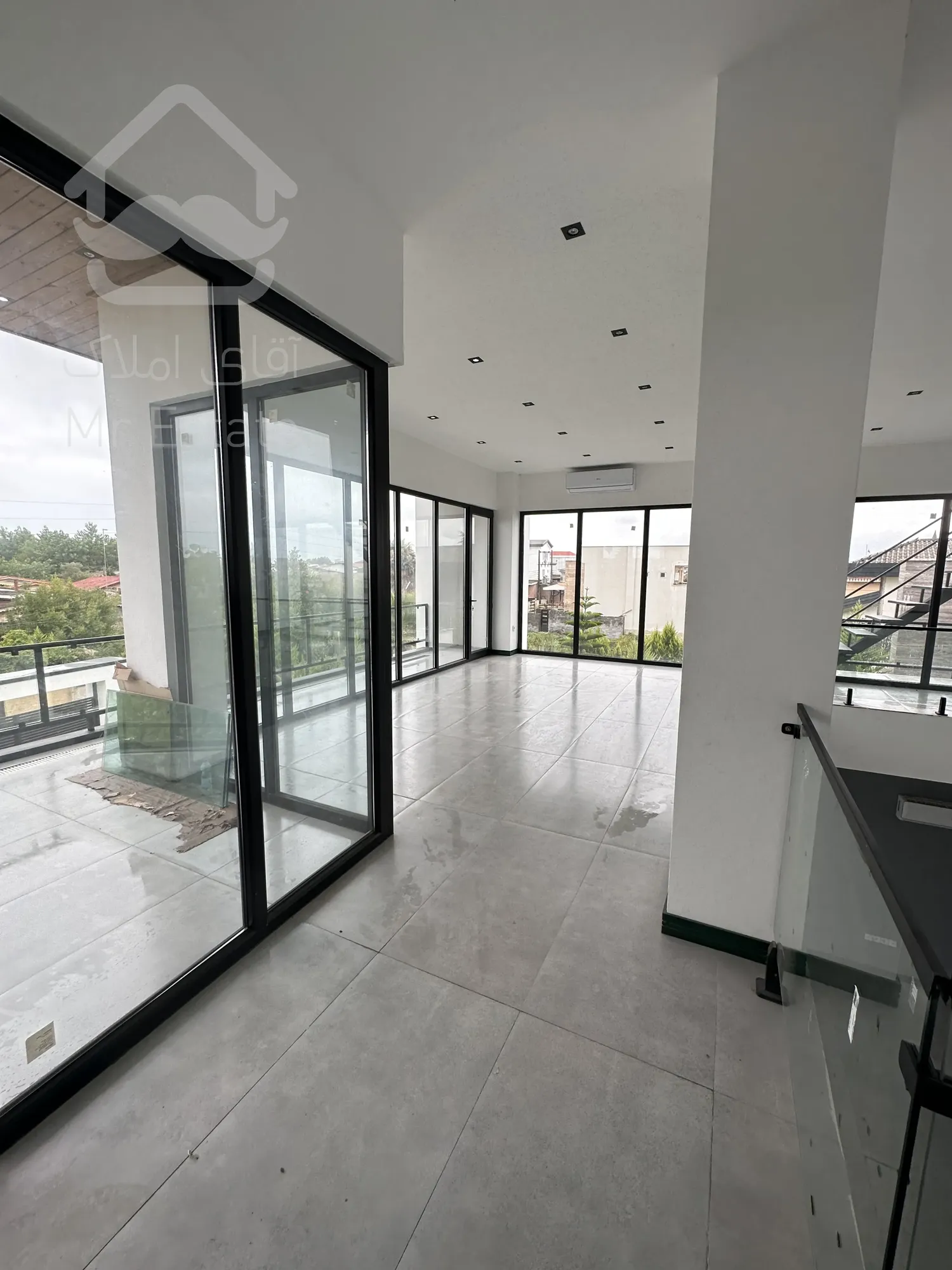 فروش ویلا مدرن/داخل مجموعه