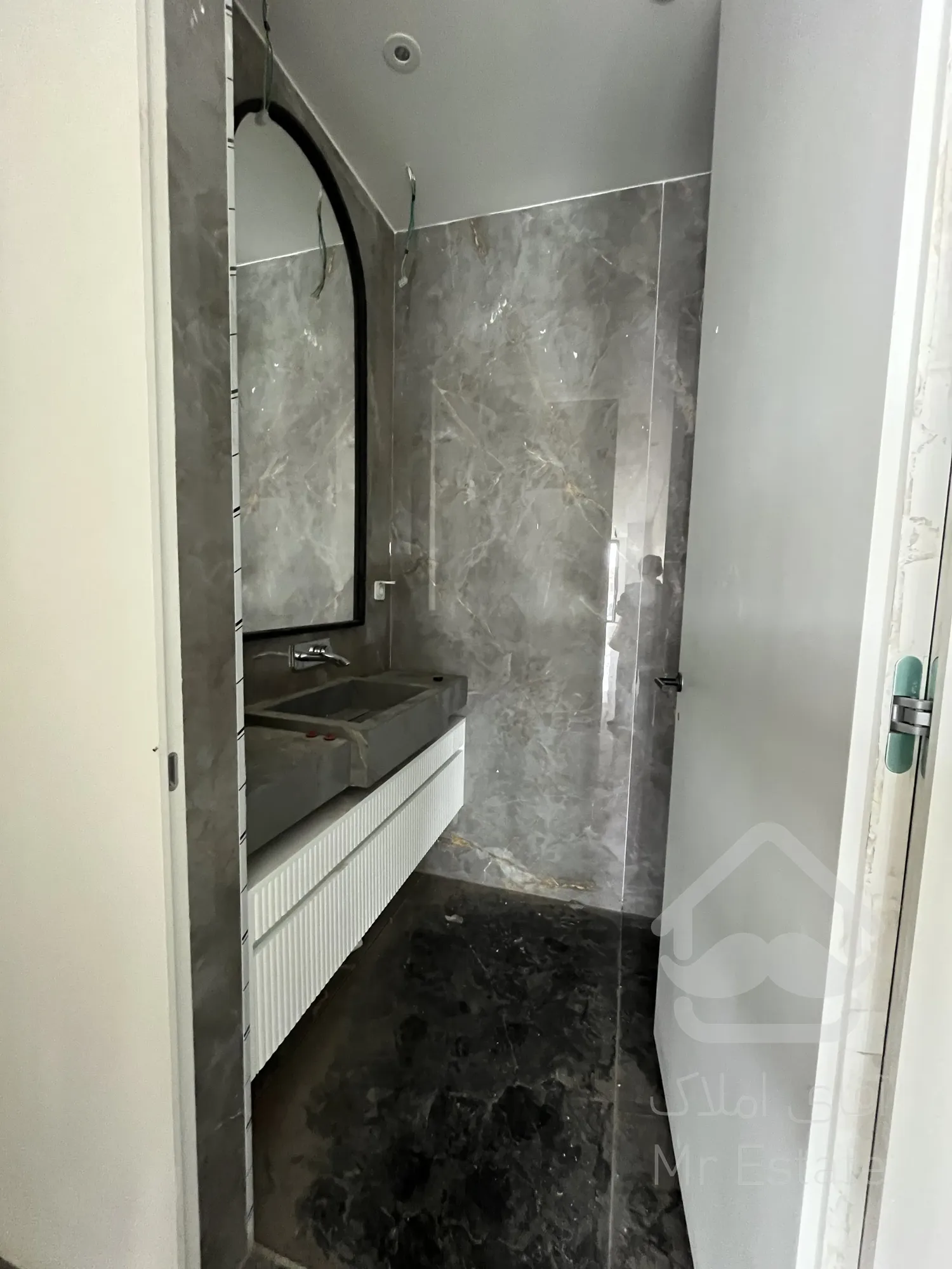 فروش بهترین آپارتمان ۱۵۵ متری نوساز در فرمانیه