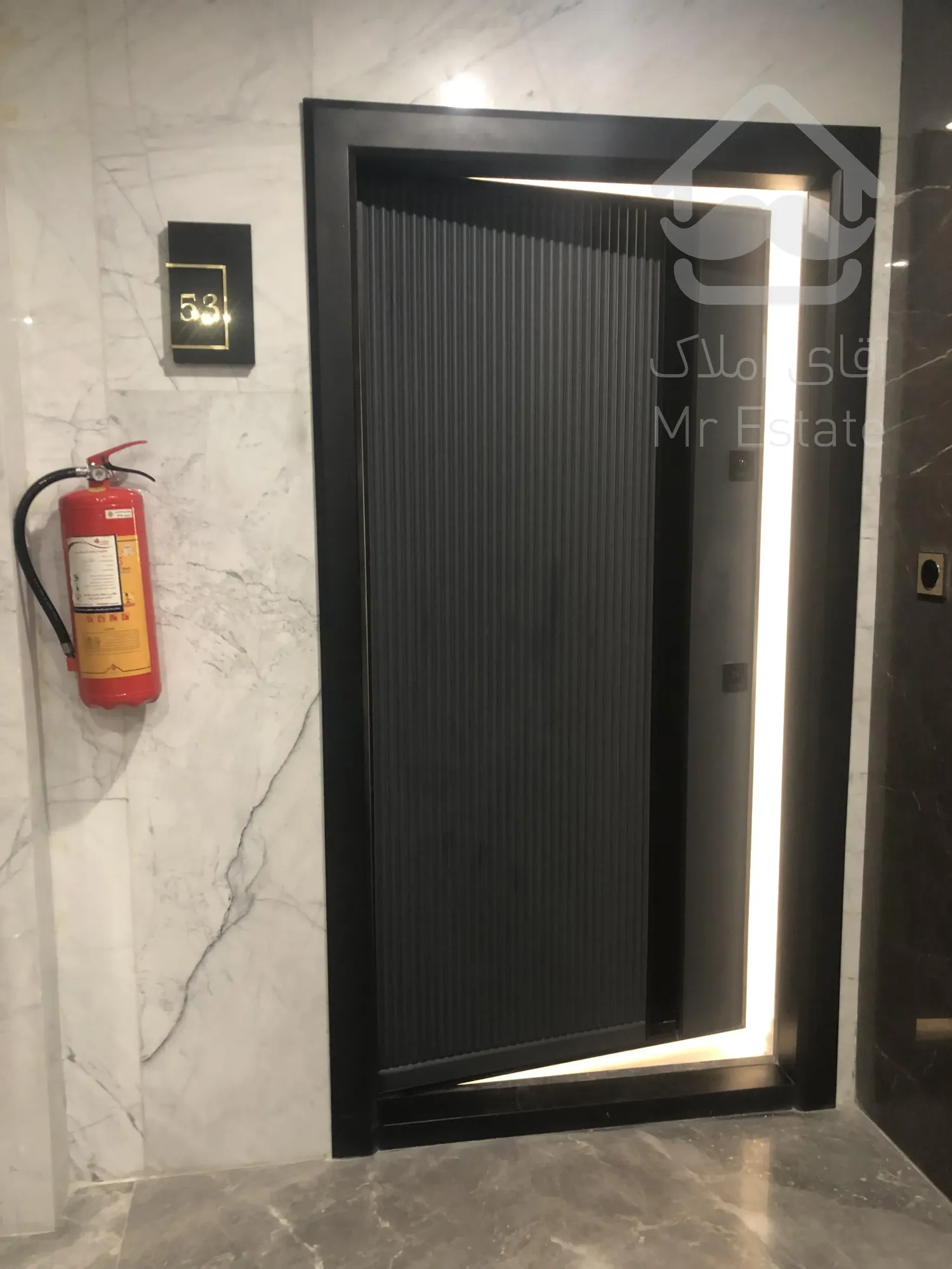 پیش فروش واحد 121 متری 2 خواب شیک در رونیکاپالاس دردشت