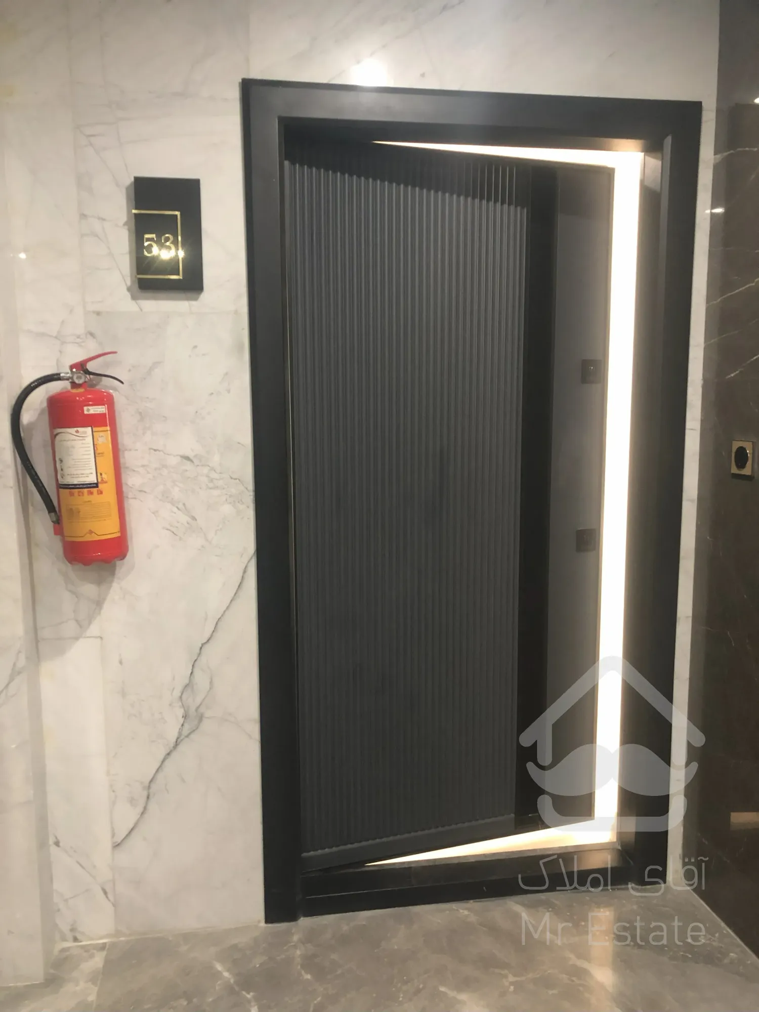 پیش فروش واحد 117 متری در ازگل