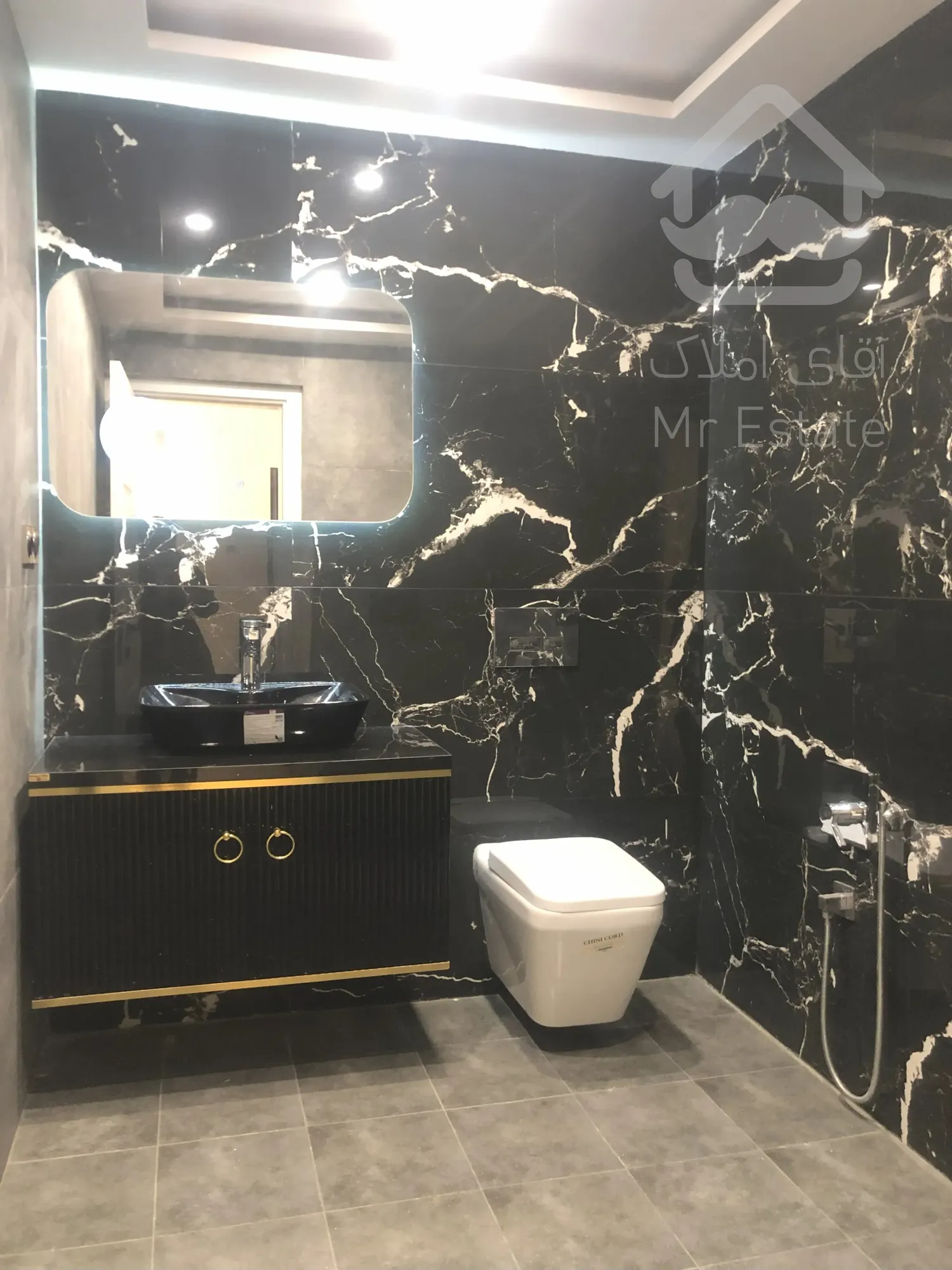 پیش خرید امن و مطمئن از سازنده/اقساط/واحد121متر/شرق/پارکینگ