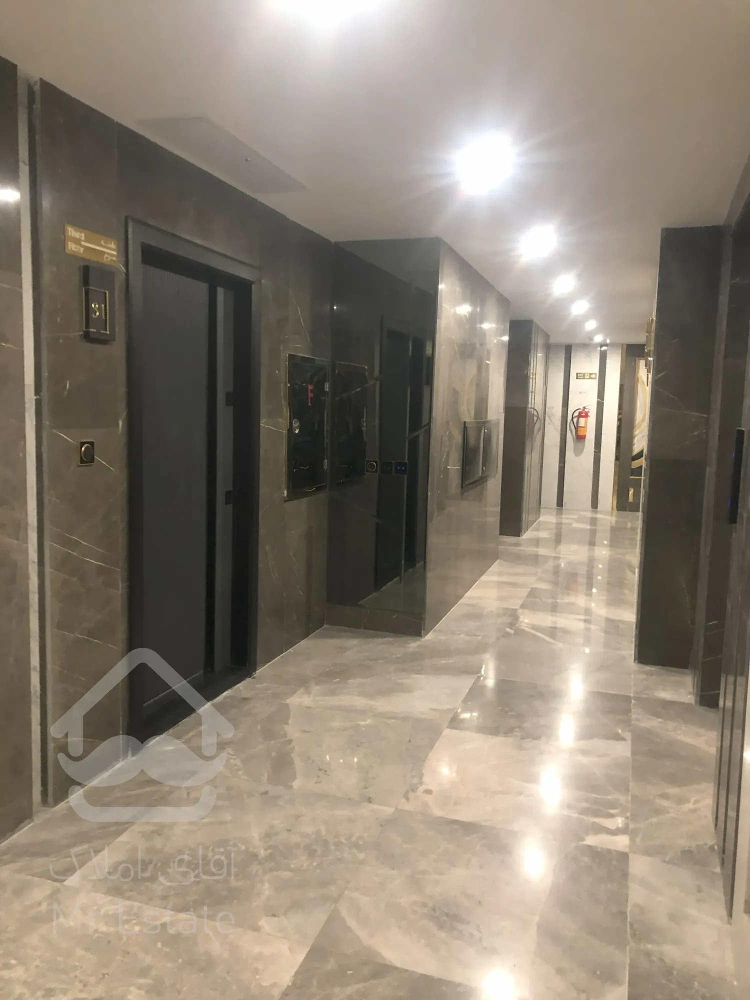 برج لاله با مشاعات کامل /لابی مجلل/سالن اسپا/ویو بی نظیر