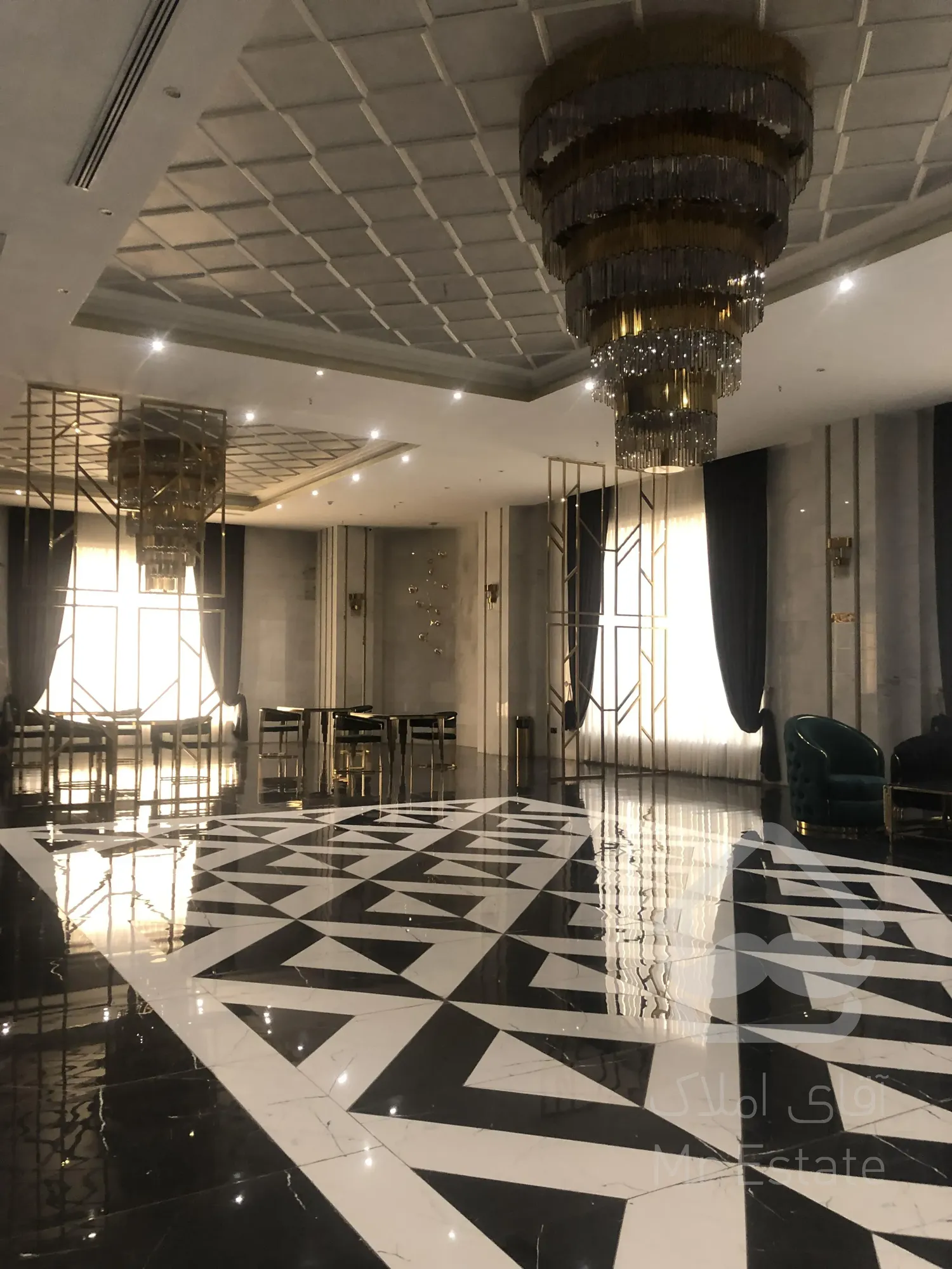 پیش فروش واحد مسکونی 125 متری رونیکاپالاس دردشت