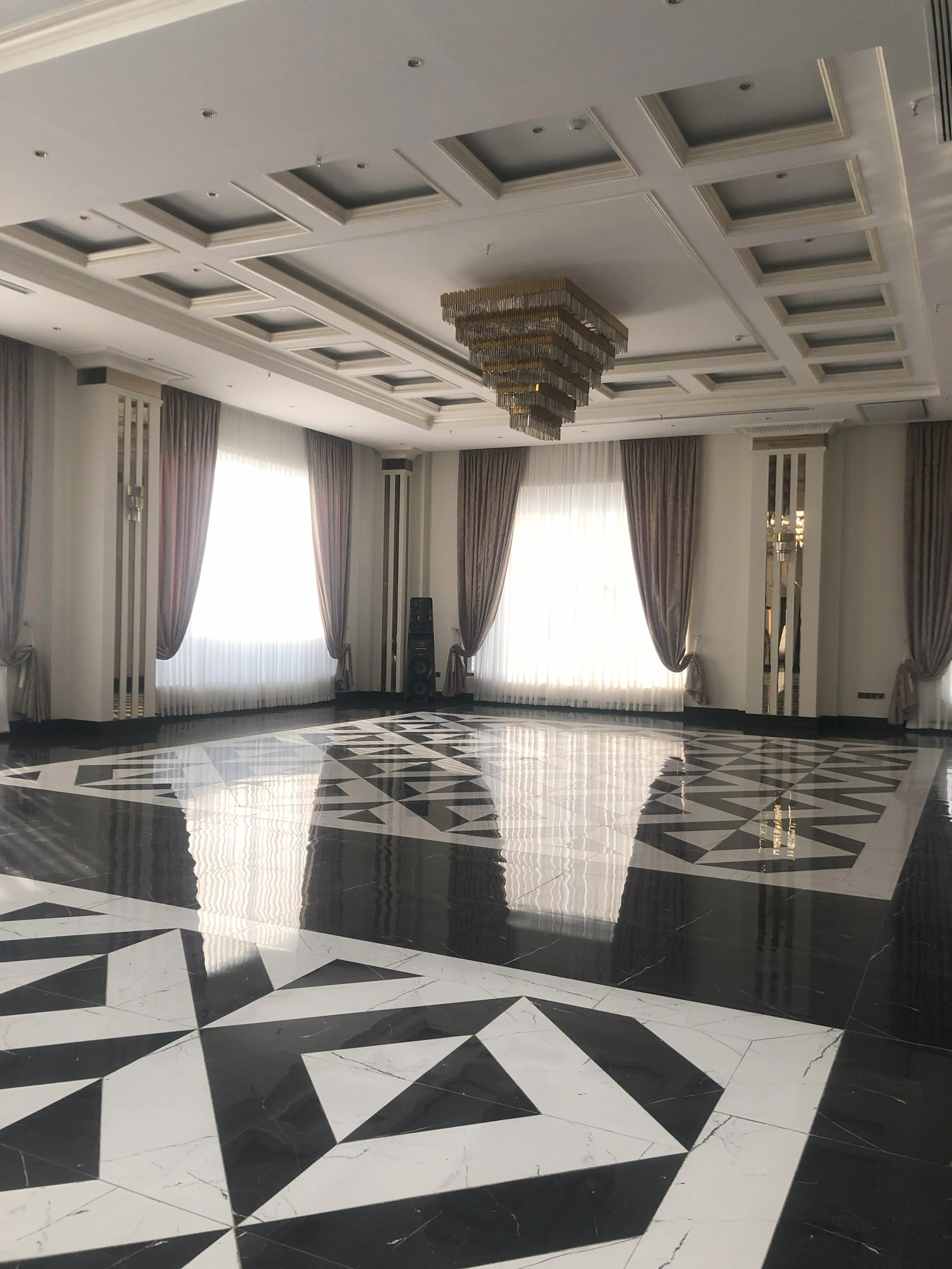 پیش فروش واحد شیک در بلوار ارتش