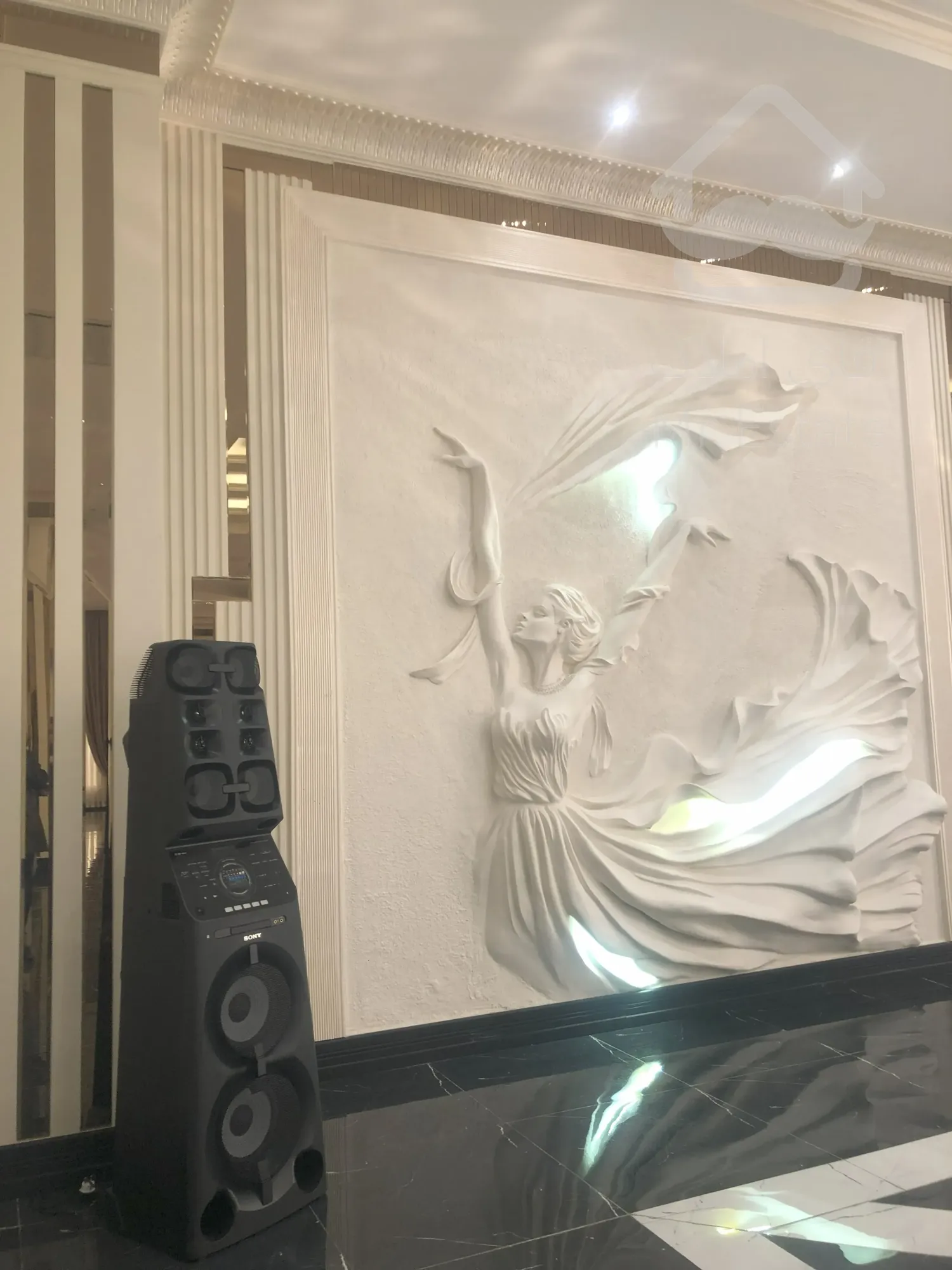 فروش واحد 82 متر لوکس رونیکاپالاس نیایش در سردارجنگل