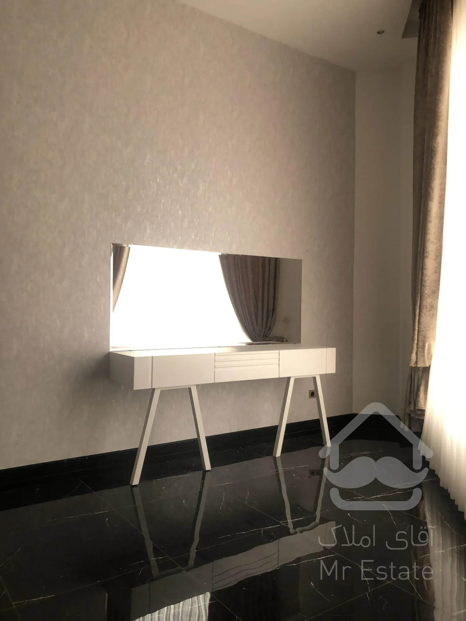 پیش فروش یک واحد116 متری واقع در شهرک لاله