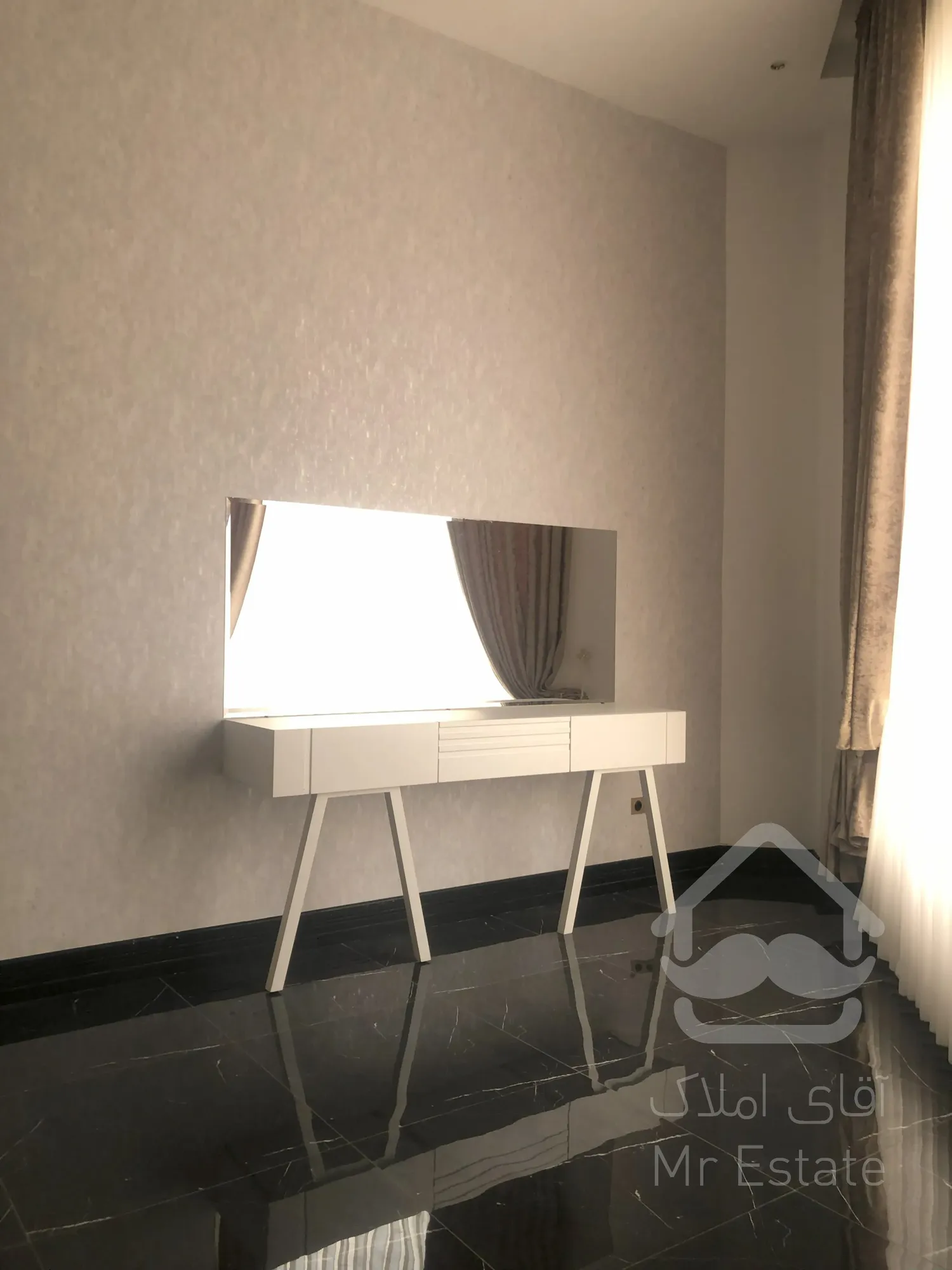 فروش واحد 127 متر رونیکاپالاس دردشت در باقری