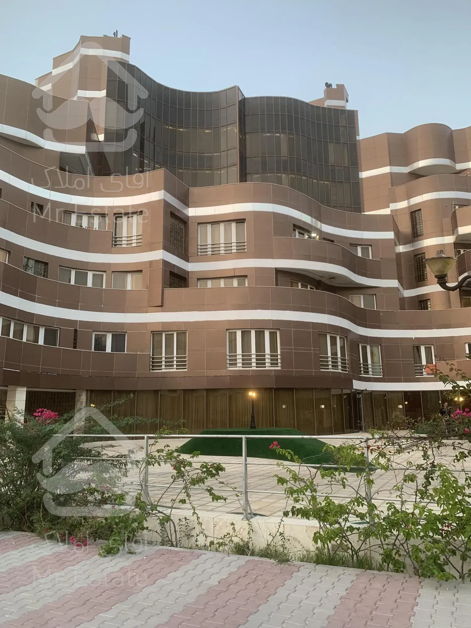 اجاره آپارتمان دوخواب ۱۲۰ متری مجتمع آرین عمران