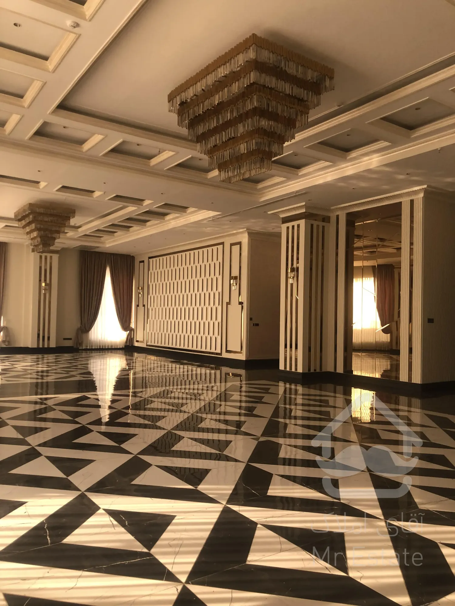 پیش فروش واحد 230متری واقع در شهرک لاله