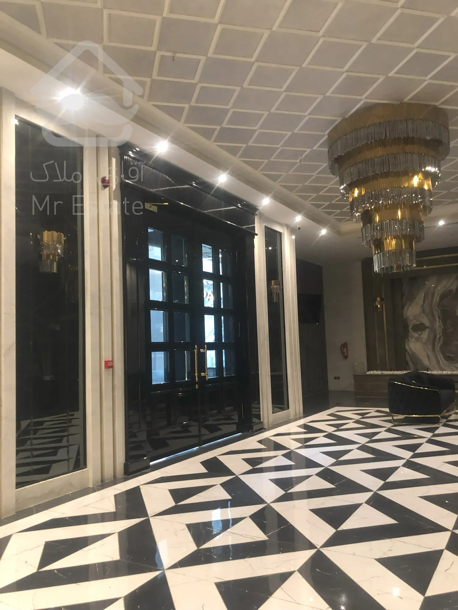 برج لاله با مشاعات کامل /لابی مجلل/سالن اسپا/ویو بی نظیر