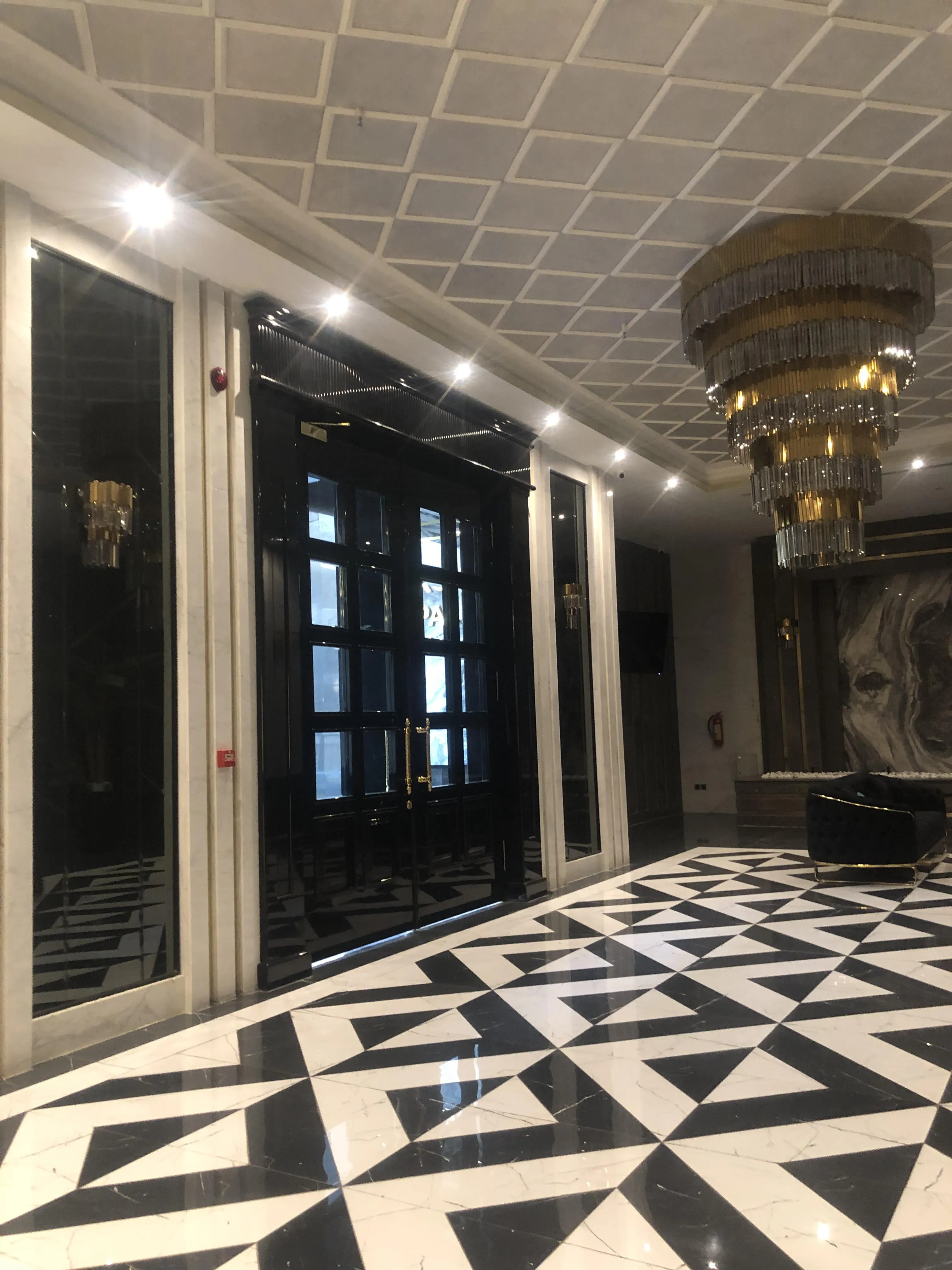 پیش فروش واحد مسکونی 125 متری رونیکاپالاس دردشت