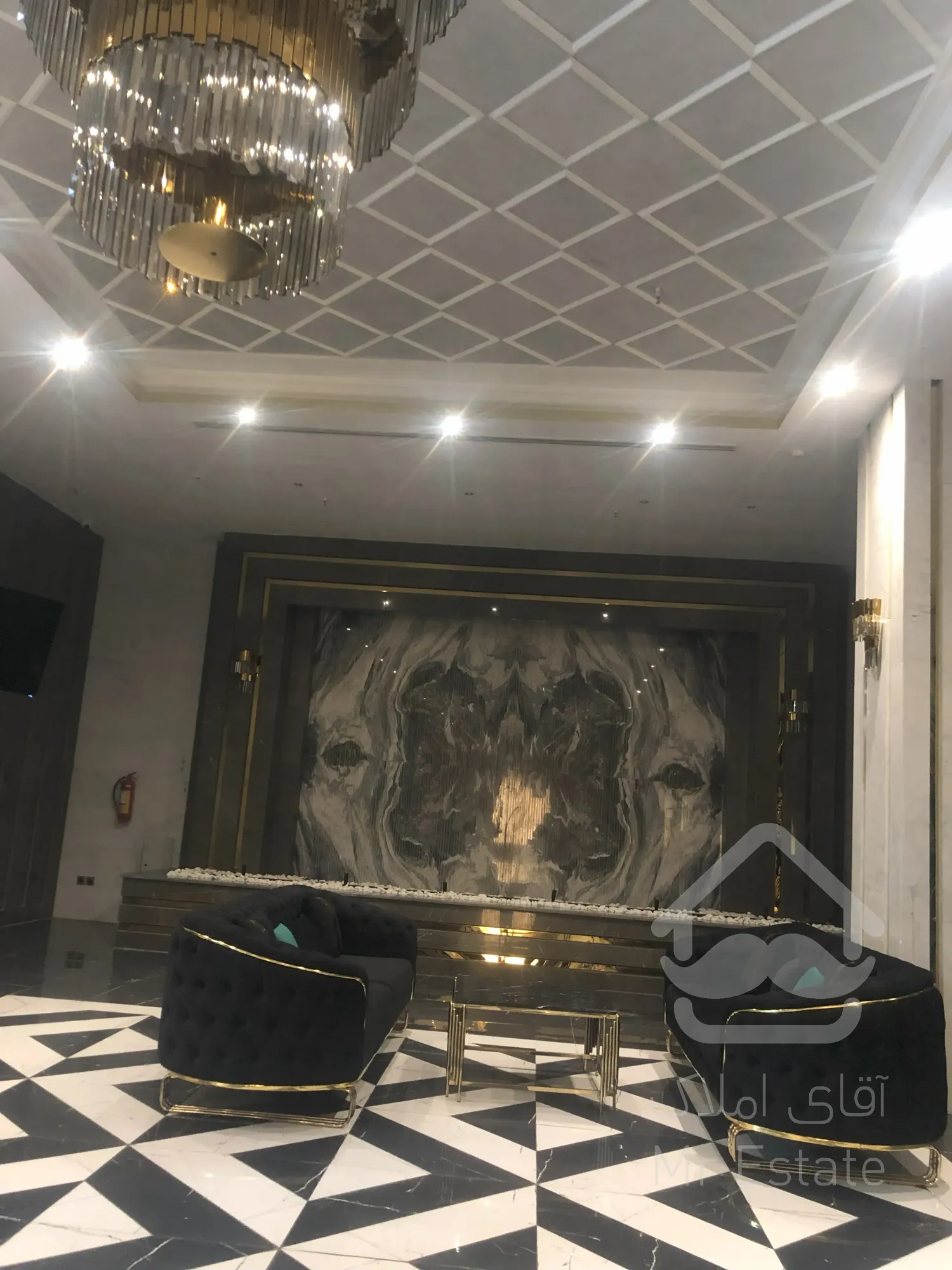 خانه ای لوکس با طراحی خاص و امکانات هتلینگ