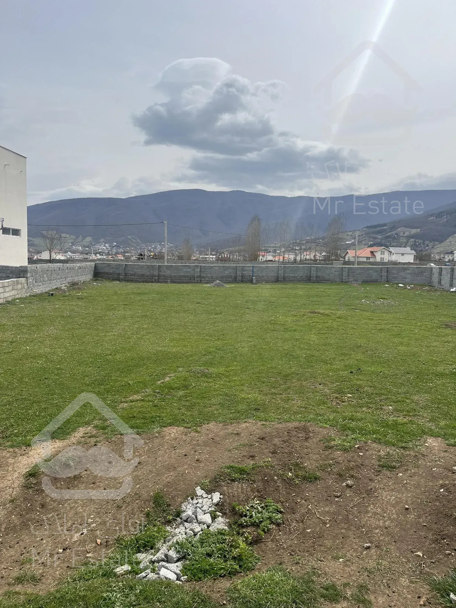 زمین کلاردشت ۴۰۴متری