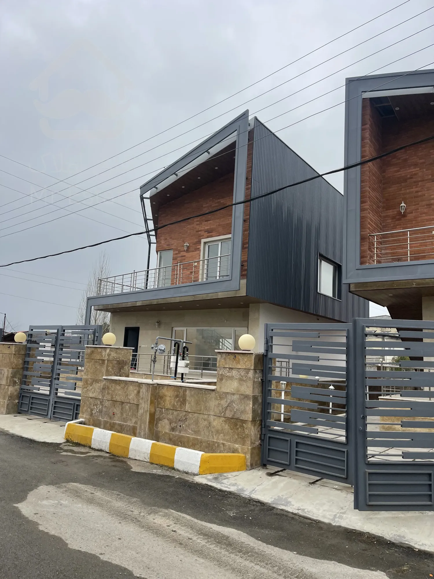 تهاتر ویلا مدرن شهرکی نوساز عباس آباد مازندران