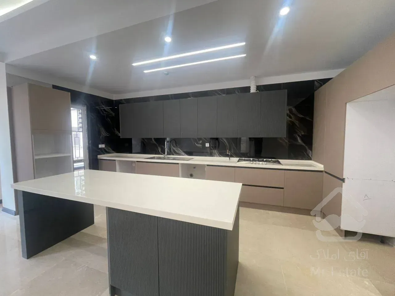 فروش آپارتمان ۹۹متری ۲خوابه نما تراورتن سالن پرده خور در شهرک نفت