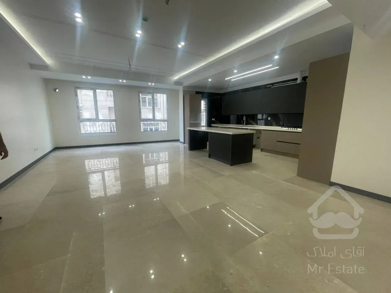 فروش آپارتمان ۹۹متری ۲خوابه نما تراورتن سالن پرده خور در شهرک نفت