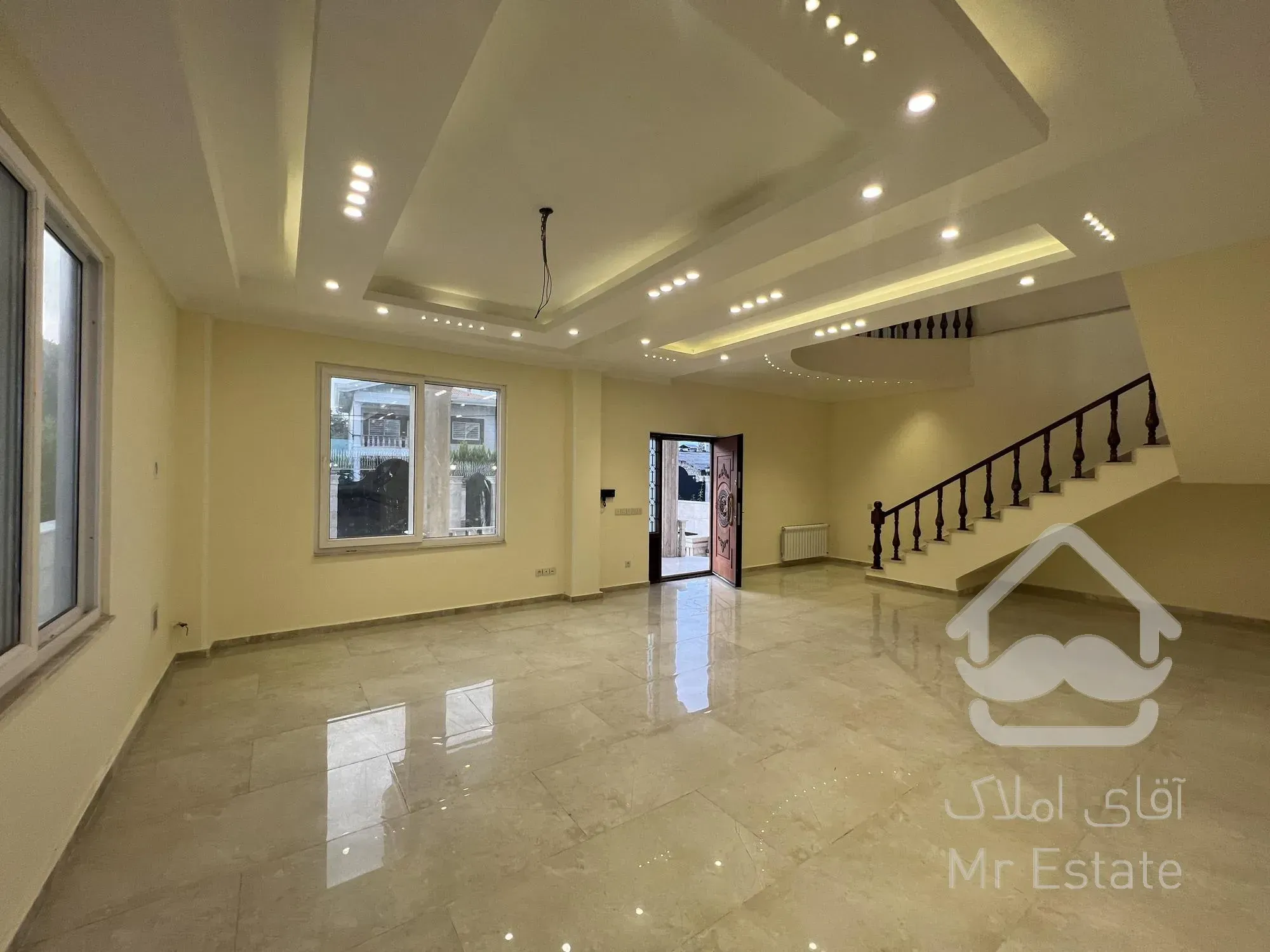 خرید ویلا نوساز شمال سه خواب ۲۶۵ متر شهرکی عباس آباد