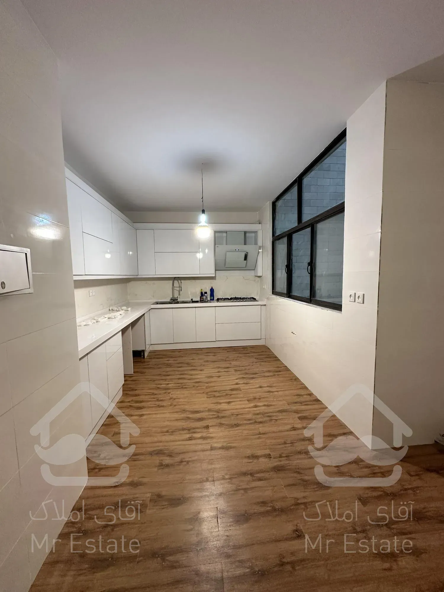 دروس ۲۶۰ متر ۳ خواب نوسازی شده