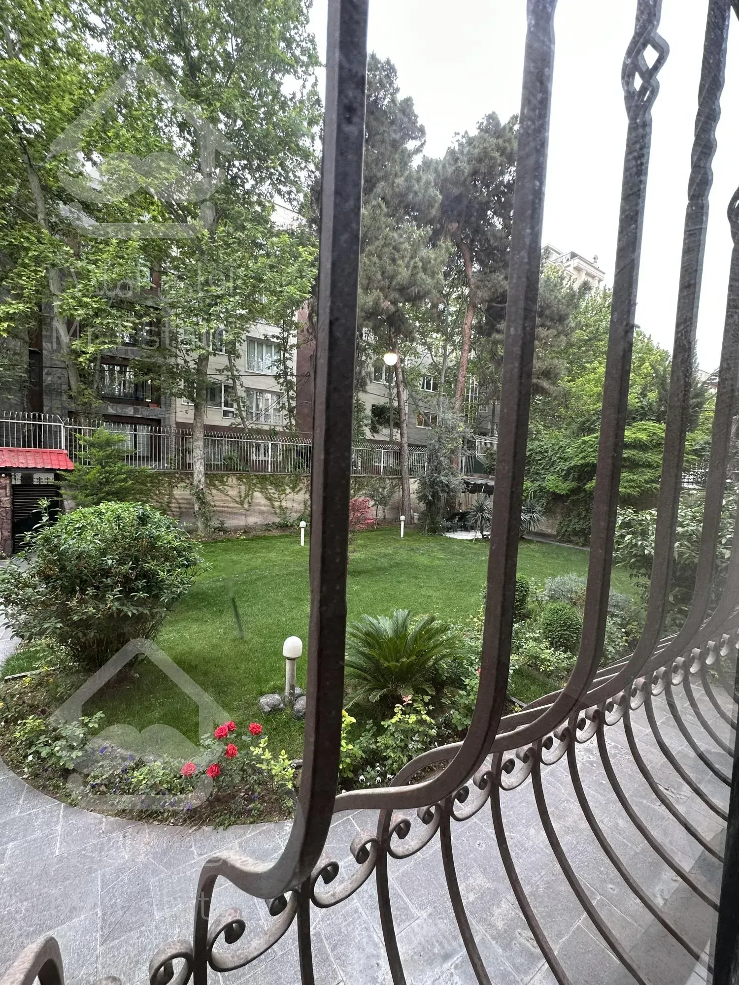 دروس ۲۶۰ متر ۳ خواب نوسازی شده