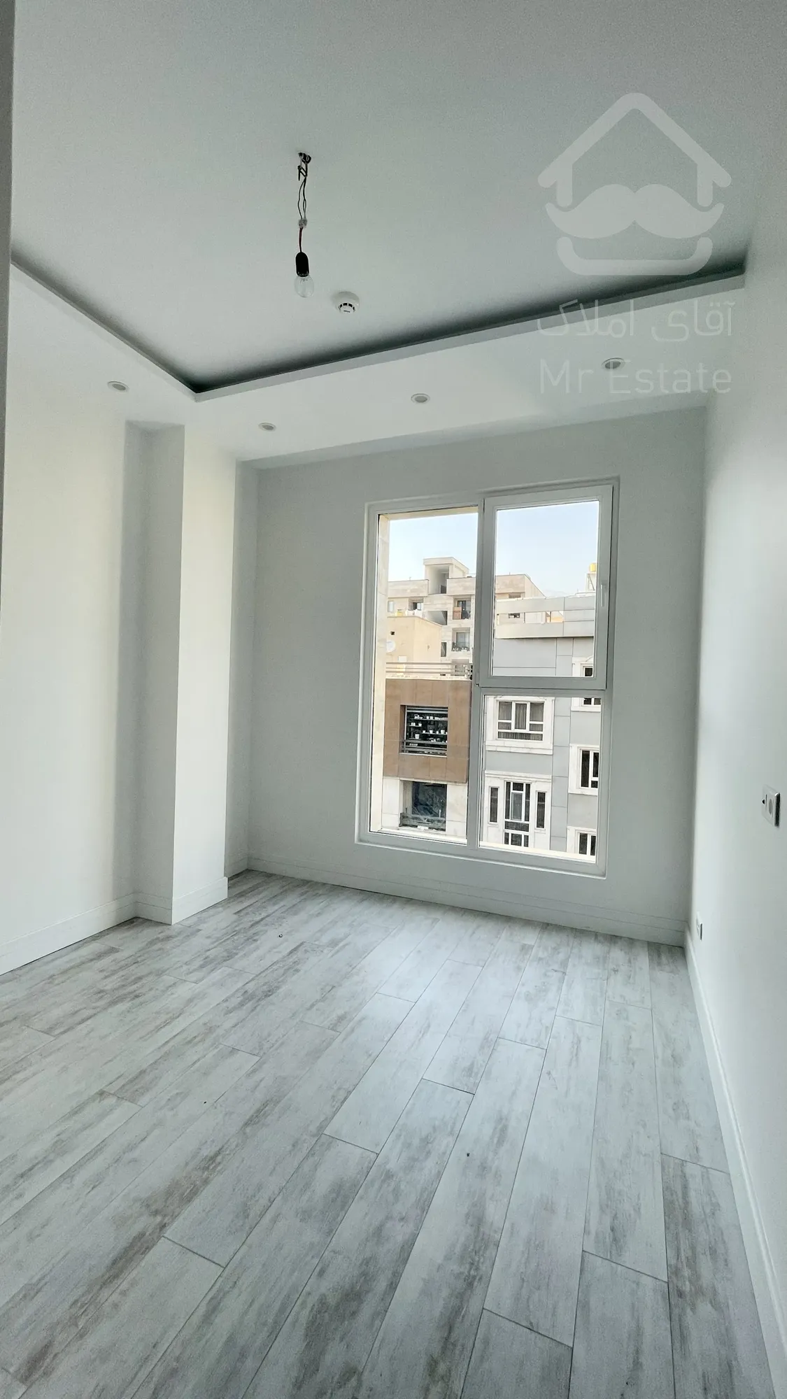 آپارتمان ۱۳۵متری ۳خوابه میرداماد ۲پارکینگ ارزنده