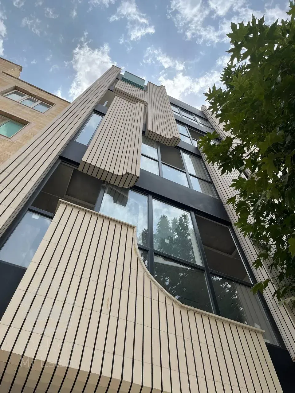 زیر قیمت منطقه