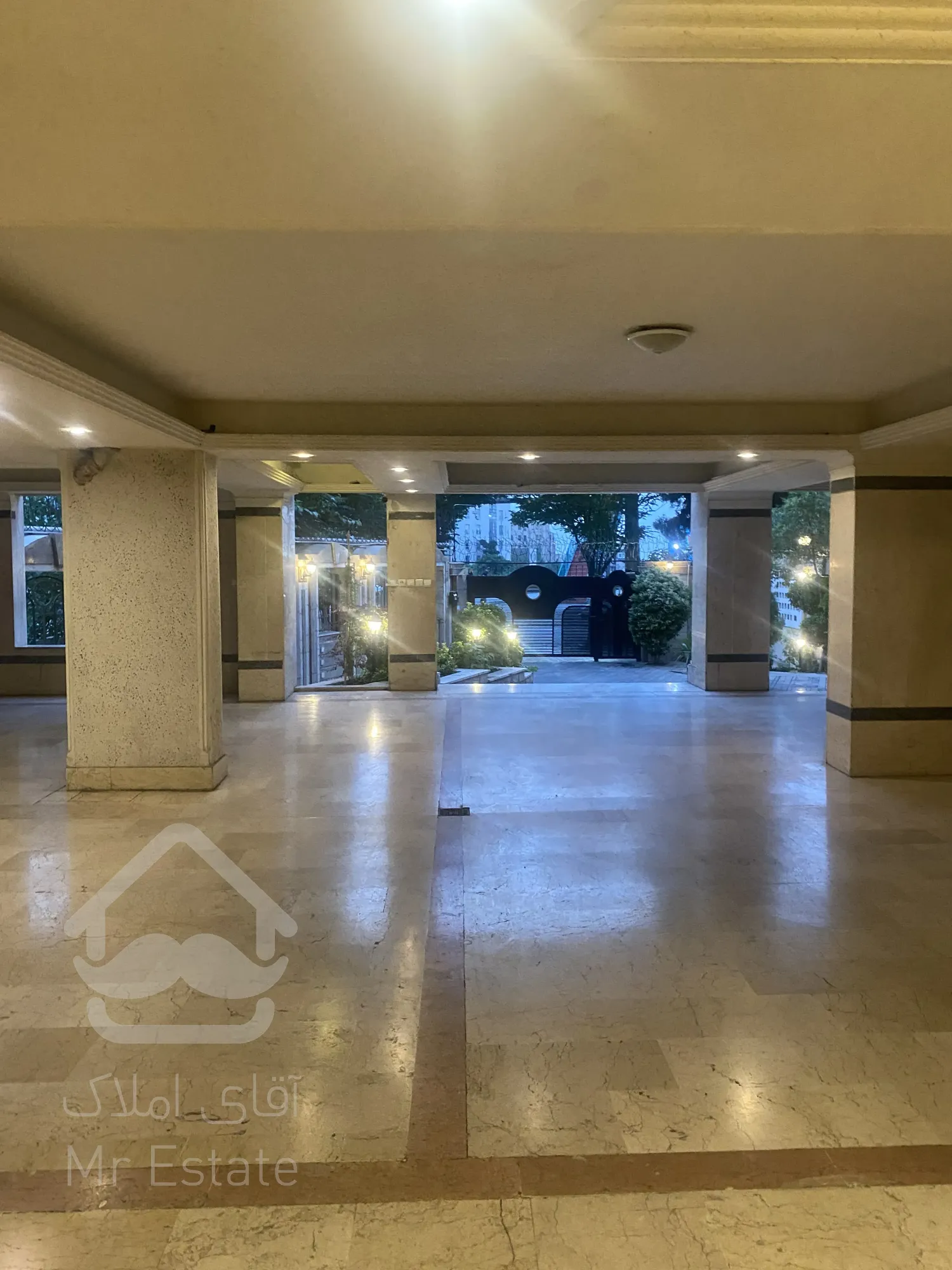 رهن و اجاره آپارتمان مسکونی ۵۰ متر بلوار فردوس غرب