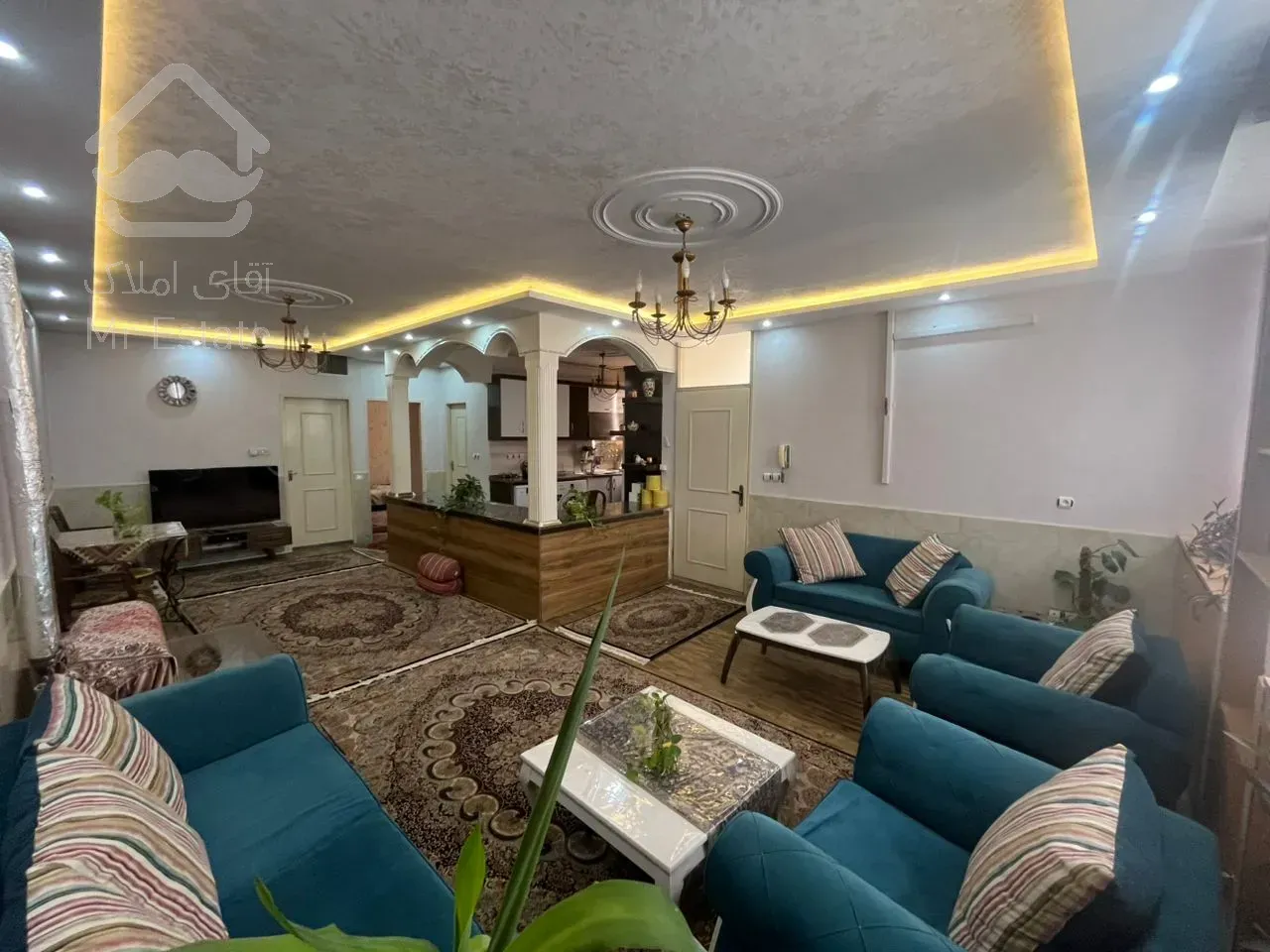 2طبقه مسکونی و 1 سویت بازسازی شده مقابل پارک قلمستان